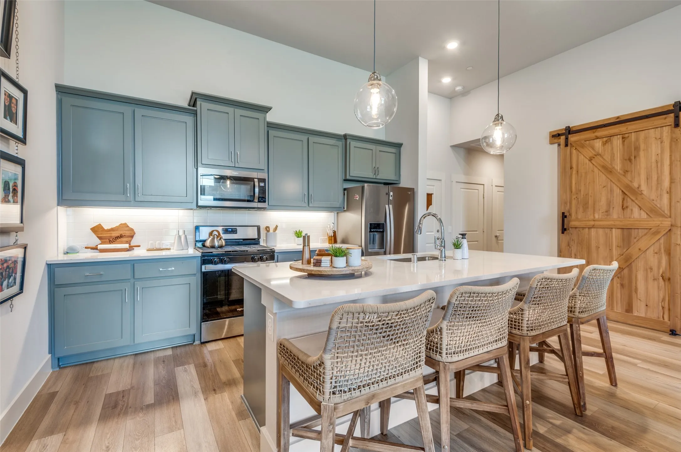 Townhouse For Sale in Dallas County , 7220 Calistoga Lane, Grand Prairie, Texas 75054, 2 Bedroom, 2 Bathroom, 2 Garage spaces, 1,444 Sqft, built in 2021, Preowned, mls#21184118, Real Estate Agent in Grand Prairie, Homes For Sale in Dallas county, Homes For Sale in Grand Prairie, Realtor in Grand Prairie Texas, Real Estate Brokerage Independent Realty Texas, Luminita Cordes Realtor