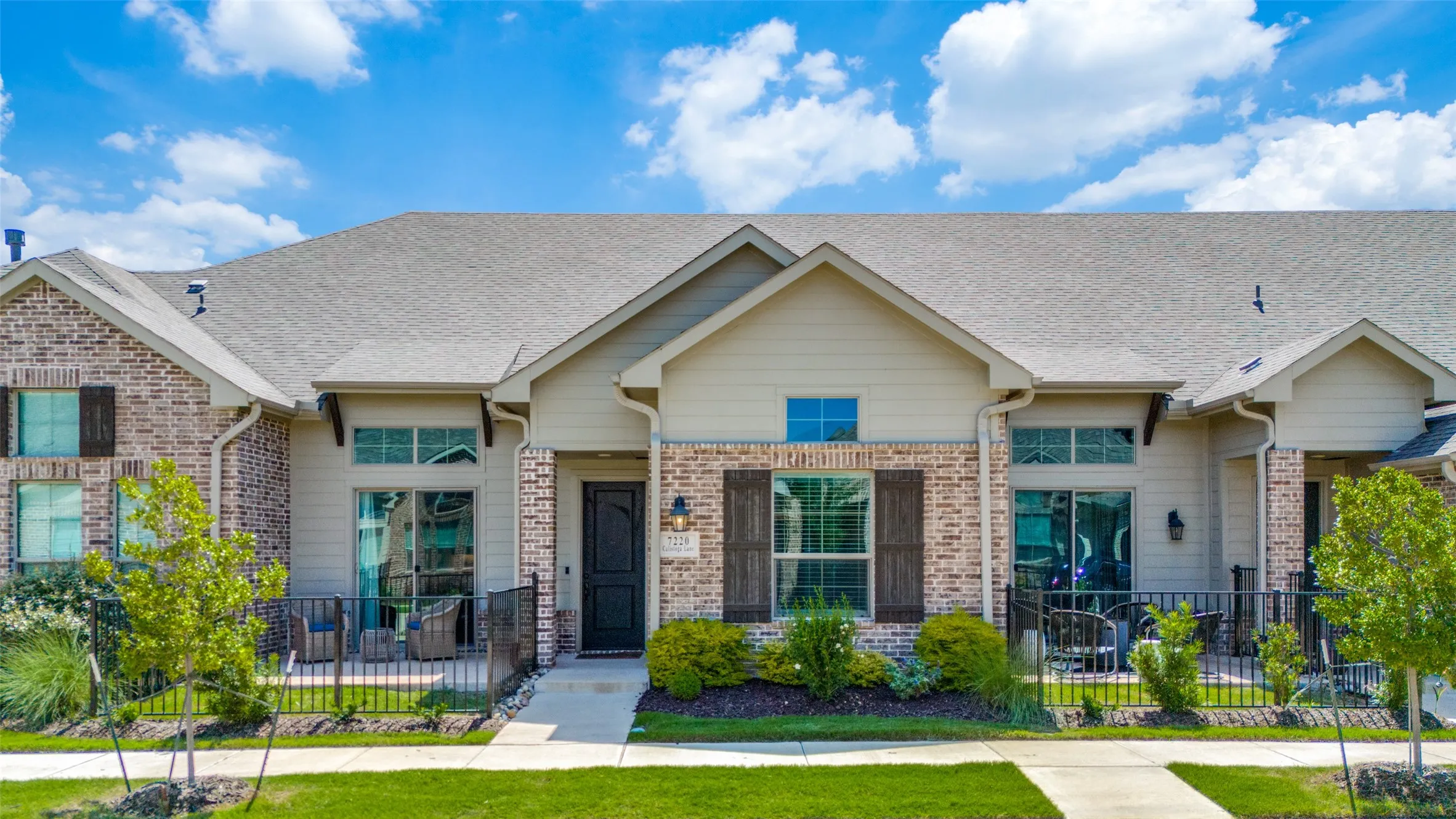 Townhouse For Sale in Dallas County , 7220 Calistoga Lane, Grand Prairie, Texas 75054, 2 Bedroom, 2 Bathroom, 2 Garage spaces, 1,444 Sqft, built in 2021, Preowned, mls#21184118, Real Estate Agent in Grand Prairie, Homes For Sale in Dallas county, Homes For Sale in Grand Prairie, Realtor in Grand Prairie Texas, Real Estate Brokerage Independent Realty Texas, Luminita Cordes Realtor