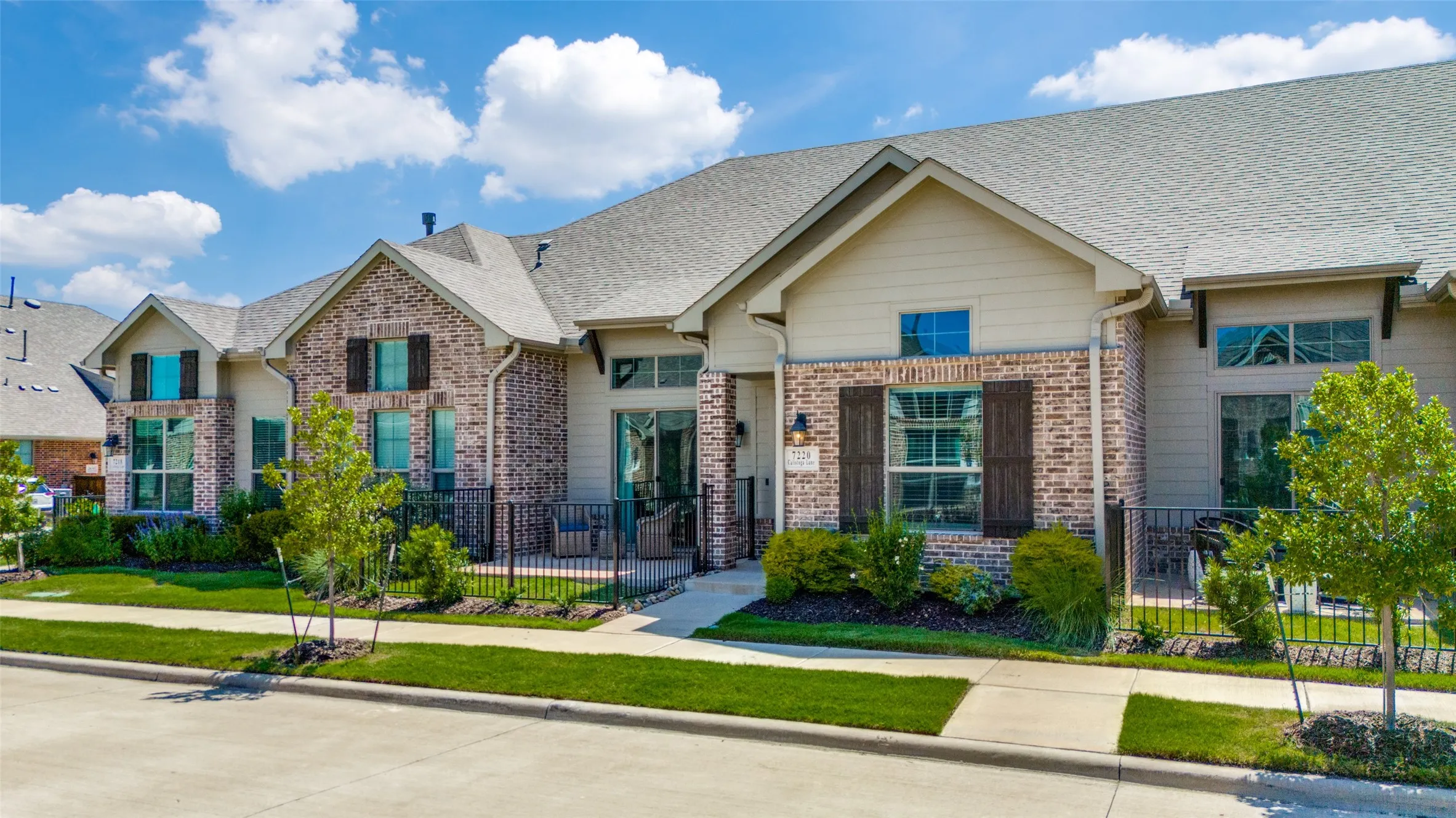Townhouse For Sale in Dallas County , 7220 Calistoga Lane, Grand Prairie, Texas 75054, 2 Bedroom, 2 Bathroom, 2 Garage spaces, 1,444 Sqft, built in 2021, Preowned, mls#21184118, Real Estate Agent in Grand Prairie, Homes For Sale in Dallas county, Homes For Sale in Grand Prairie, Realtor in Grand Prairie Texas, Real Estate Brokerage Independent Realty Texas, Luminita Cordes Realtor