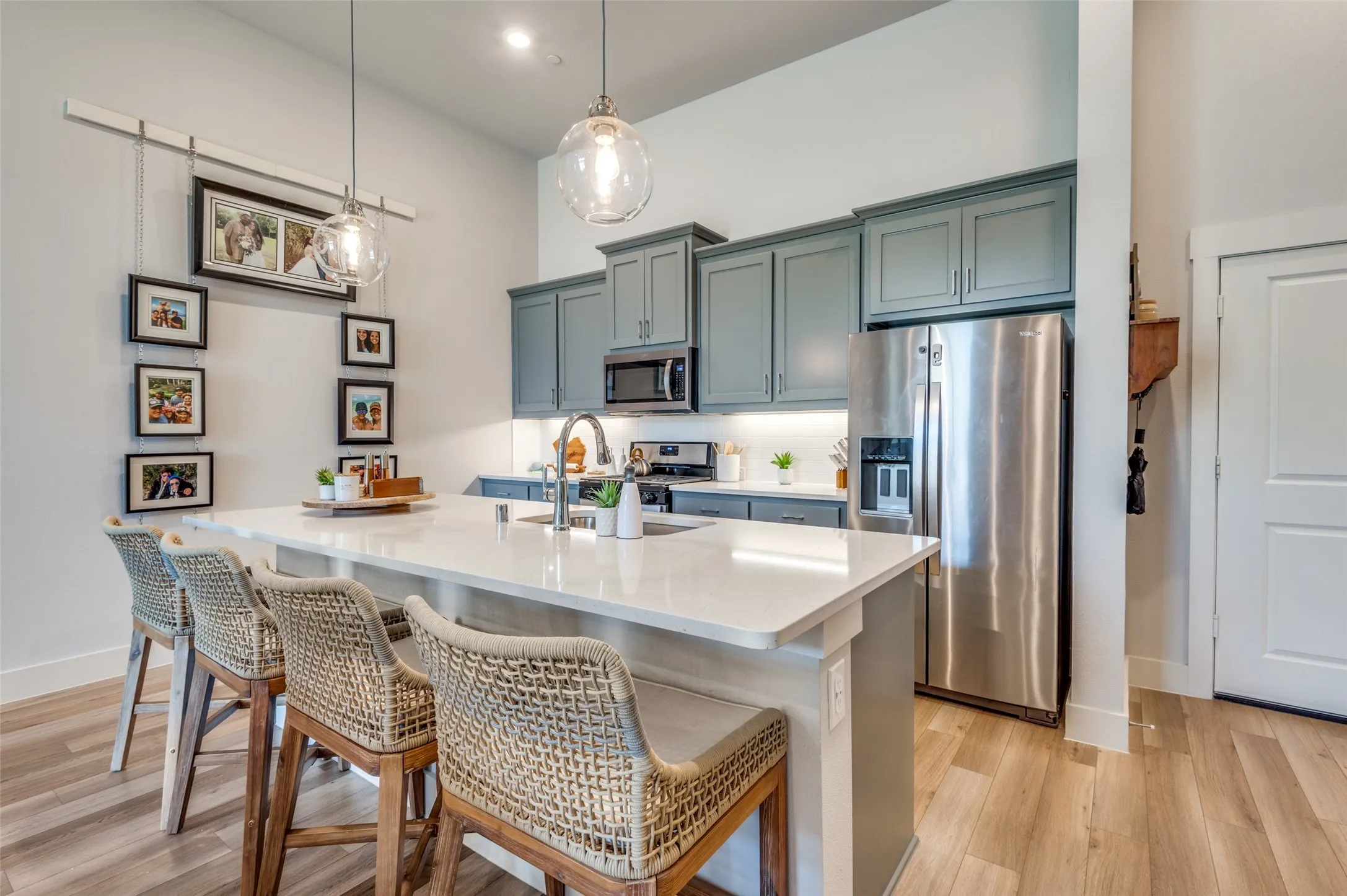Townhouse For Sale in Dallas County , 7220 Calistoga Lane, Grand Prairie, Texas 75054, 2 Bedroom, 2 Bathroom, 2 Garage spaces, 1,444 Sqft, built in 2021, Preowned, mls#21184118, Real Estate Agent in Grand Prairie, Homes For Sale in Dallas county, Homes For Sale in Grand Prairie, Realtor in Grand Prairie Texas, Real Estate Brokerage Independent Realty Texas, Luminita Cordes Realtor