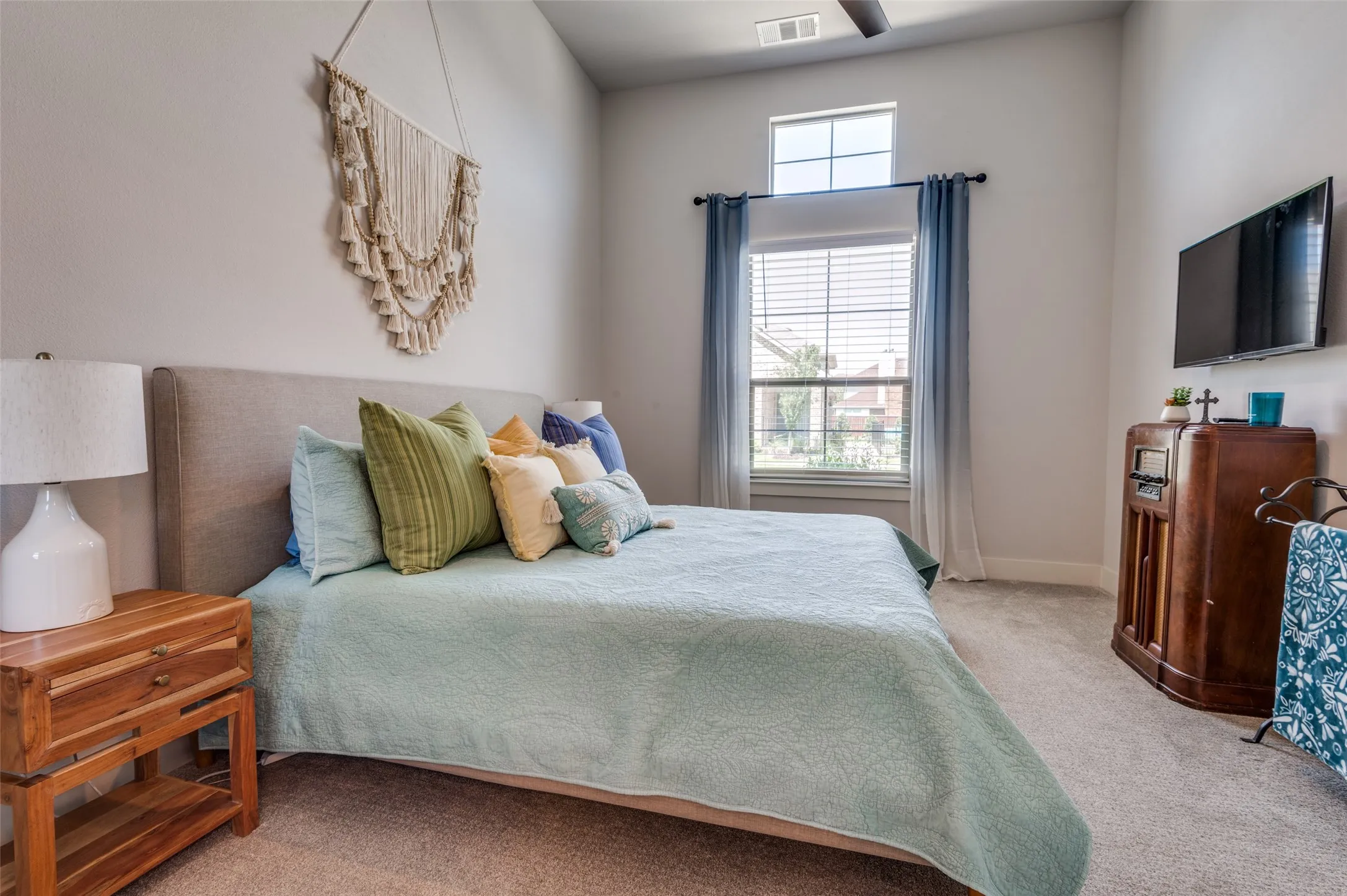 Townhouse For Sale in Dallas County , 7220 Calistoga Lane, Grand Prairie, Texas 75054, 2 Bedroom, 2 Bathroom, 2 Garage spaces, 1,444 Sqft, built in 2021, Preowned, mls#21184118, Real Estate Agent in Grand Prairie, Homes For Sale in Dallas county, Homes For Sale in Grand Prairie, Realtor in Grand Prairie Texas, Real Estate Brokerage Independent Realty Texas, Luminita Cordes Realtor
