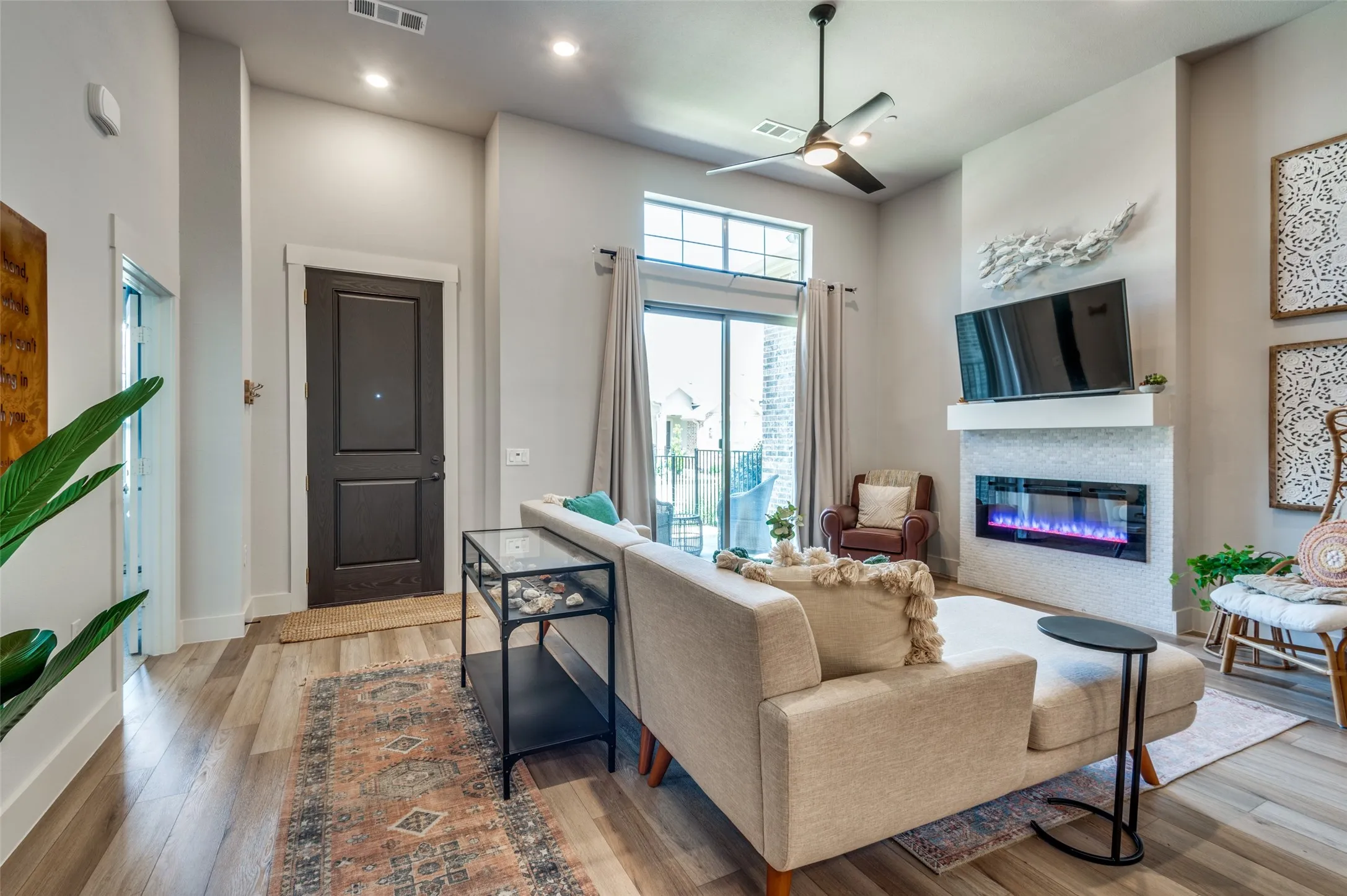 Townhouse For Sale in Dallas County , 7220 Calistoga Lane, Grand Prairie, Texas 75054, 2 Bedroom, 2 Bathroom, 2 Garage spaces, 1,444 Sqft, built in 2021, Preowned, mls#21184118, Real Estate Agent in Grand Prairie, Homes For Sale in Dallas county, Homes For Sale in Grand Prairie, Realtor in Grand Prairie Texas, Real Estate Brokerage Independent Realty Texas, Luminita Cordes Realtor