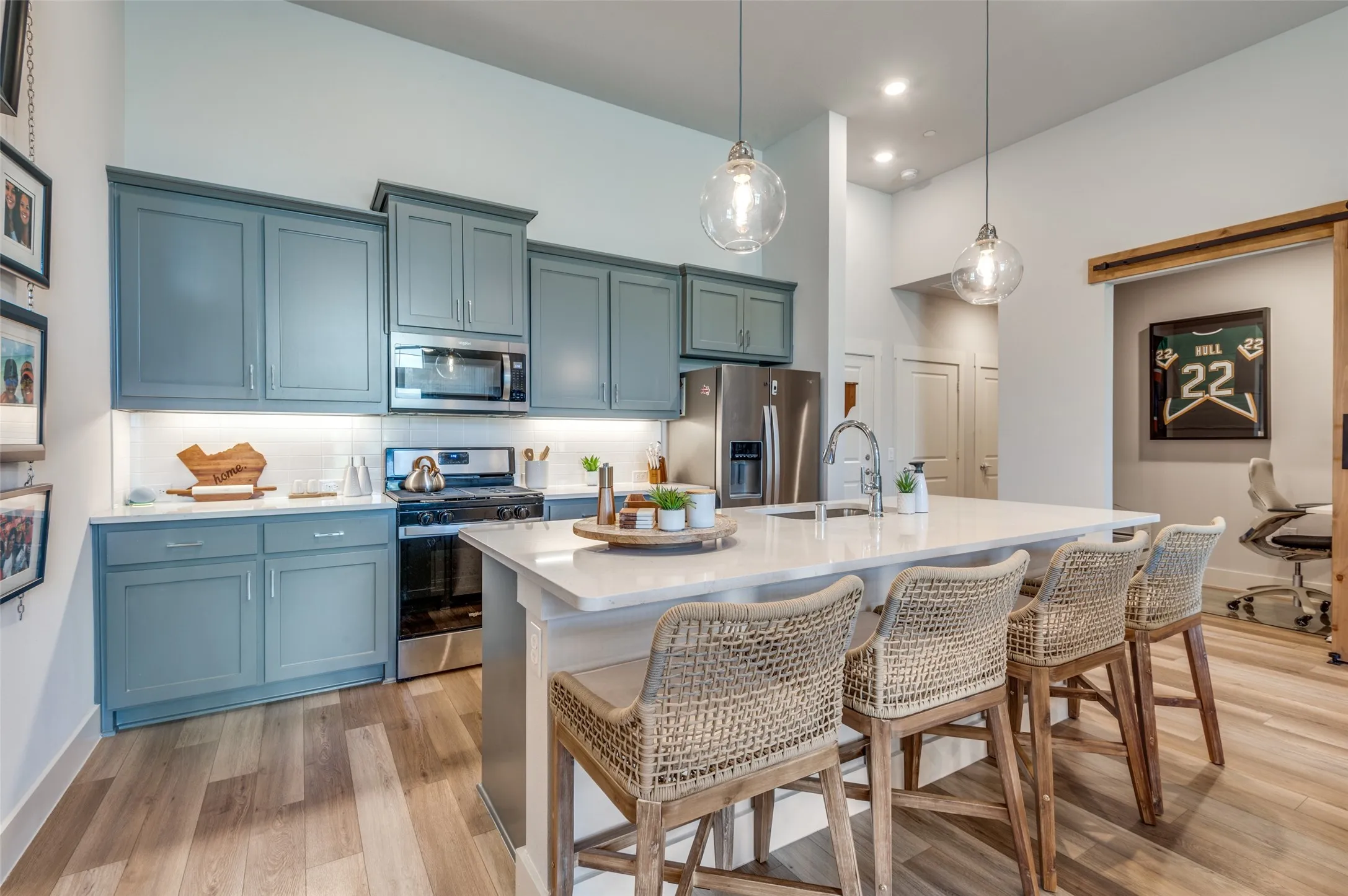Townhouse For Sale in Dallas County , 7220 Calistoga Lane, Grand Prairie, Texas 75054, 2 Bedroom, 2 Bathroom, 2 Garage spaces, 1,444 Sqft, built in 2021, Preowned, mls#21184118, Real Estate Agent in Grand Prairie, Homes For Sale in Dallas county, Homes For Sale in Grand Prairie, Realtor in Grand Prairie Texas, Real Estate Brokerage Independent Realty Texas, Luminita Cordes Realtor