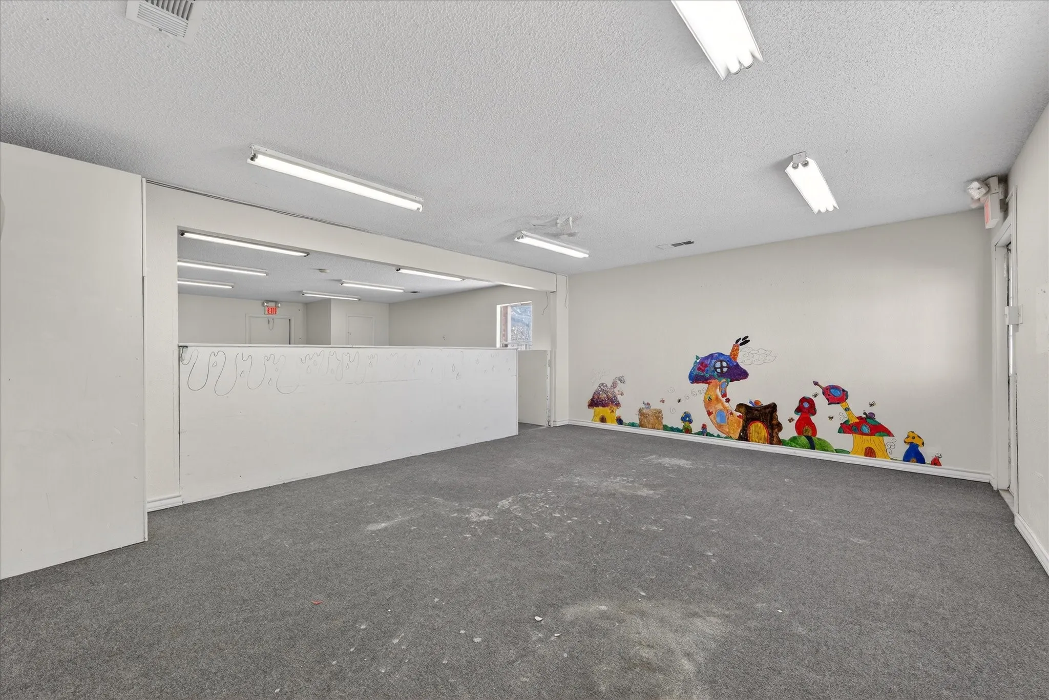 Business For Sale in Mc Lennan County , 611 W Spring Valley Road, Hewitt, Texas 76643, 0, 0, Garage spaces, 6,504 Sqft, built in 1986, Preowned, Price $479,000, mls#21189820, Real Estate Agent in Hewitt, Homes For Sale in Mc Lennan county, Homes For Sale in Hewitt, Realtor in Hewitt Texas, Real Estate Brokerage Independent Realty Texas, Luminita Cordes Realtor