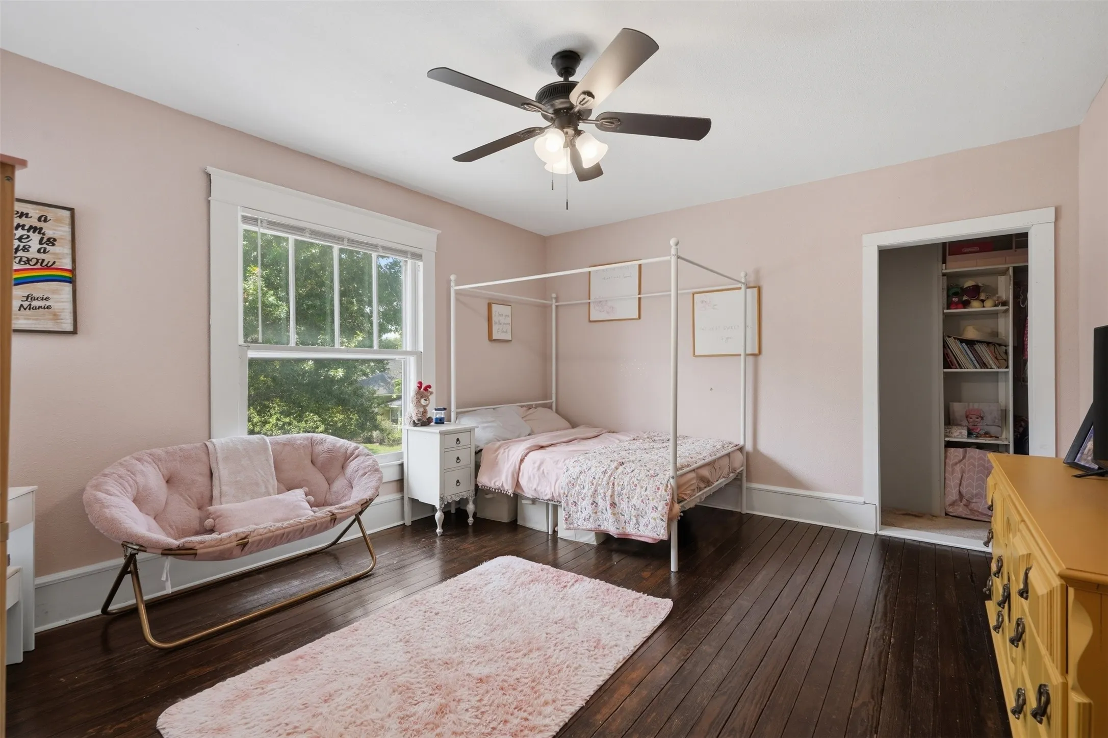 Single Family Residence For Sale in Fannin County , 901 N Main Street, Leonard, Texas 75452, 4 Bedroom, 3 Bathroom, Garage spaces, 2,778 Sqft, built in 1906, Preowned, Price $629,000, mls#21189907, Real Estate Agent in Leonard, Homes For Sale in Fannin county, Homes For Sale in Leonard, Realtor in Leonard Texas, Real Estate Brokerage Independent Realty Texas, Luminita Cordes Realtor