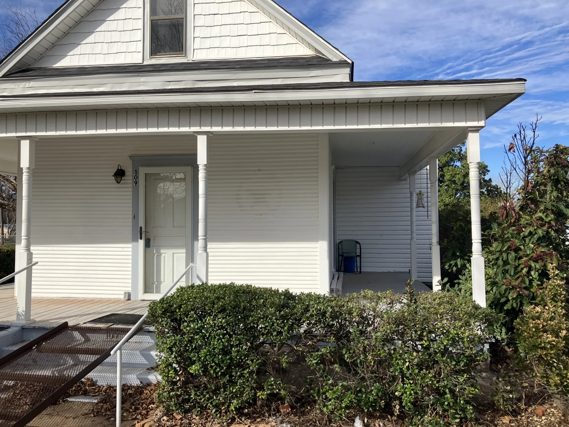 Single Family Residence For Sale in Baylor County , 109 N Foley Street, Seymour, Texas 76380, 2 Bedroom, 2 Bathroom, 1 Garage spaces, 1,304 Sqft, built in 1905, mls#21189910, Real Estate Agent in Seymour, Homes For Sale in Baylor county, Homes For Sale in Seymour, Realtor in Seymour Texas, Real Estate Brokerage Independent Realty Texas, Luminita Cordes Realtor