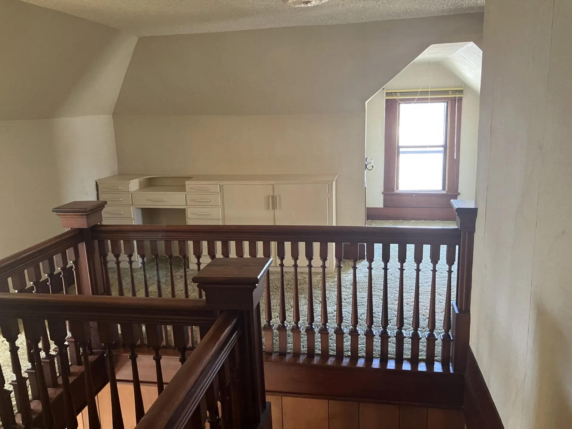 Single Family Residence For Sale in Baylor County , 109 N Foley Street, Seymour, Texas 76380, 2 Bedroom, 2 Bathroom, 1 Garage spaces, 1,304 Sqft, built in 1905, mls#21189910, Real Estate Agent in Seymour, Homes For Sale in Baylor county, Homes For Sale in Seymour, Realtor in Seymour Texas, Real Estate Brokerage Independent Realty Texas, Luminita Cordes Realtor