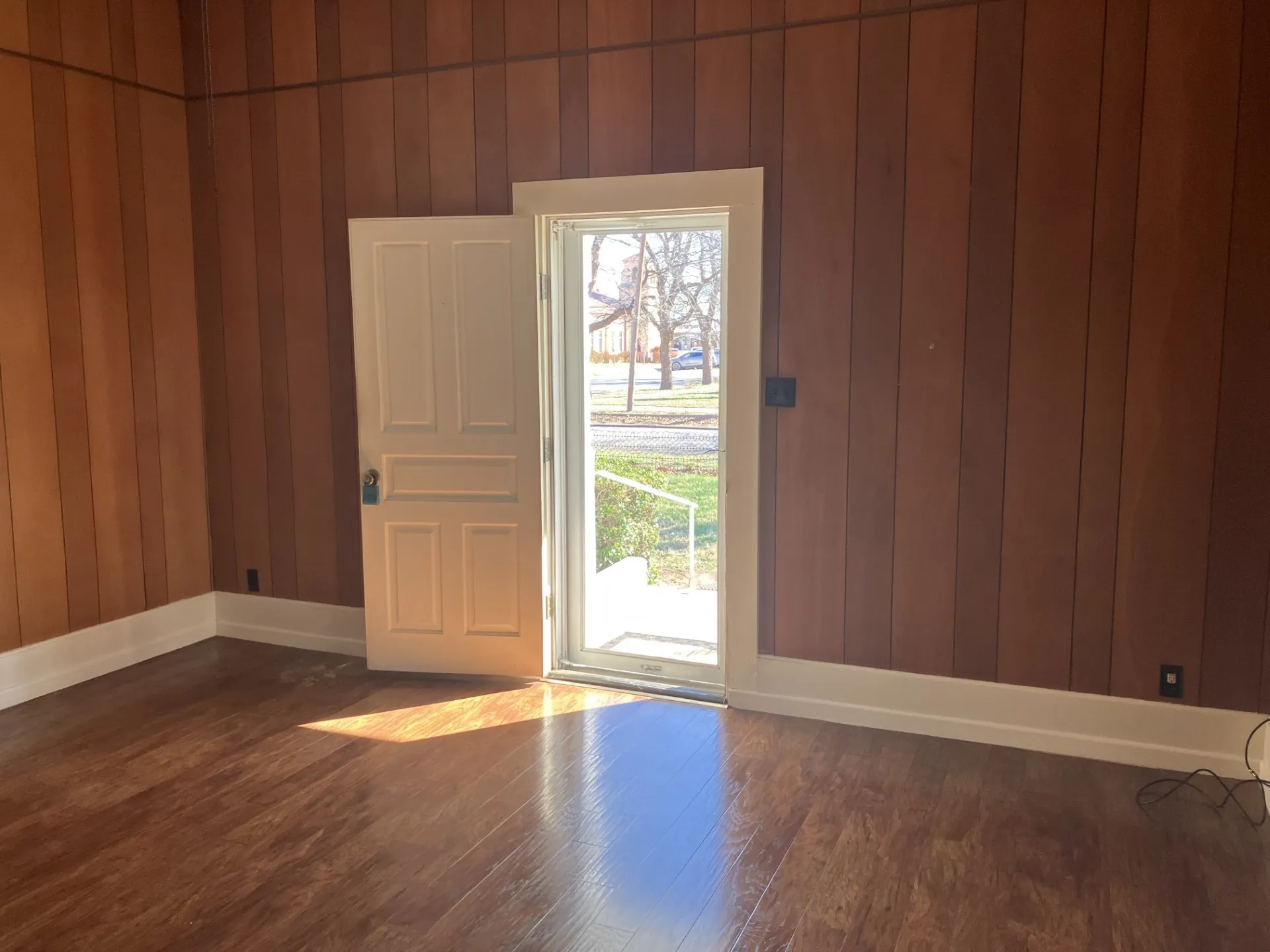 Single Family Residence For Sale in Baylor County , 109 N Foley Street, Seymour, Texas 76380, 2 Bedroom, 2 Bathroom, 1 Garage spaces, 1,304 Sqft, built in 1905, mls#21189910, Real Estate Agent in Seymour, Homes For Sale in Baylor county, Homes For Sale in Seymour, Realtor in Seymour Texas, Real Estate Brokerage Independent Realty Texas, Luminita Cordes Realtor