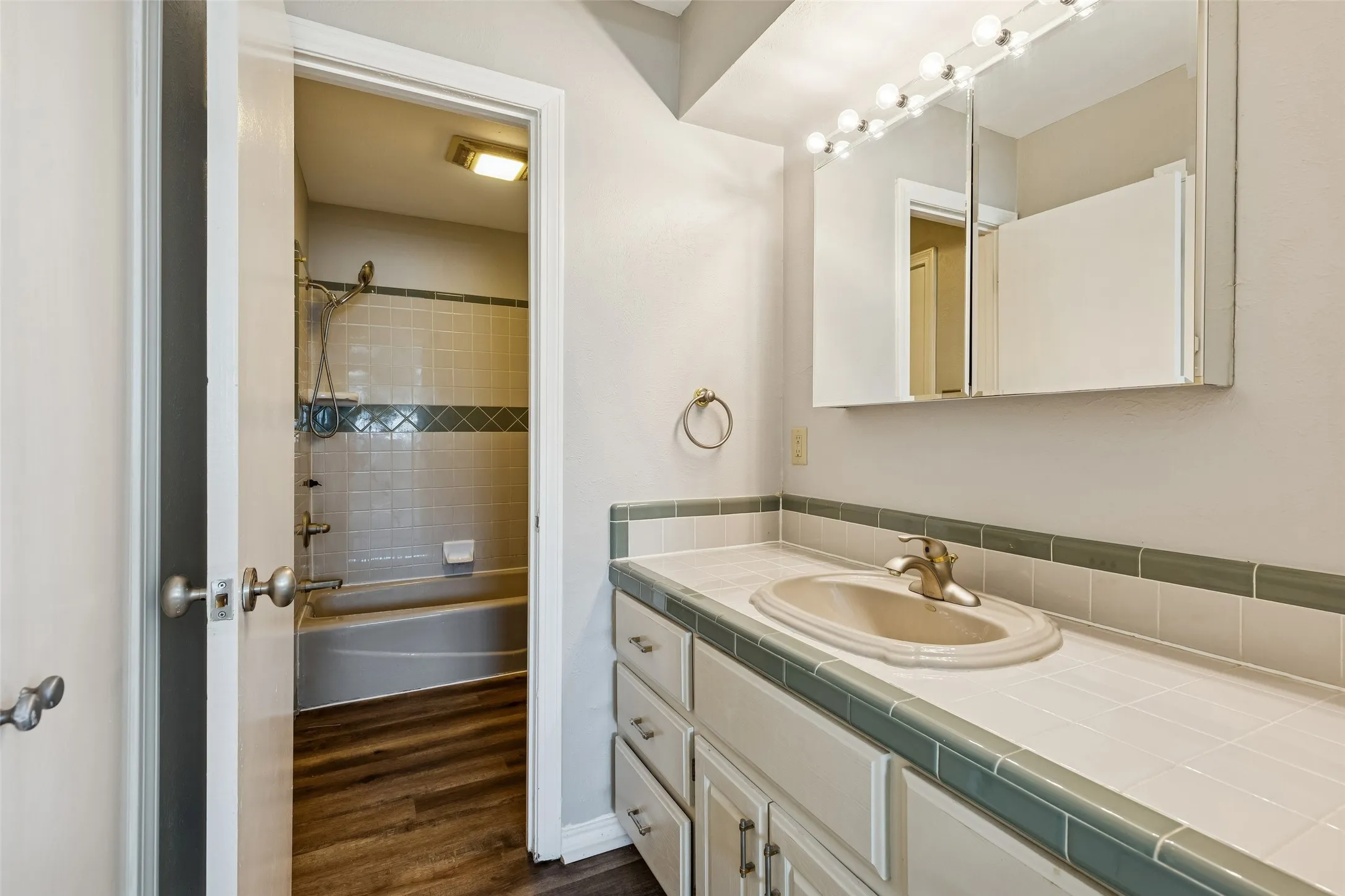Single Family Residence For Sale in Dallas County , 1017 Denmark Street, Grand Prairie, Texas 75050, 4 Bedroom, 3 Bathroom, Garage spaces, 2,252 Sqft, built in 1970, Preowned, mls#21189598, Real Estate Agent in Grand Prairie, Homes For Sale in Dallas county, Homes For Sale in Grand Prairie, Realtor in Grand Prairie Texas, Real Estate Brokerage Independent Realty Texas, Luminita Cordes Realtor