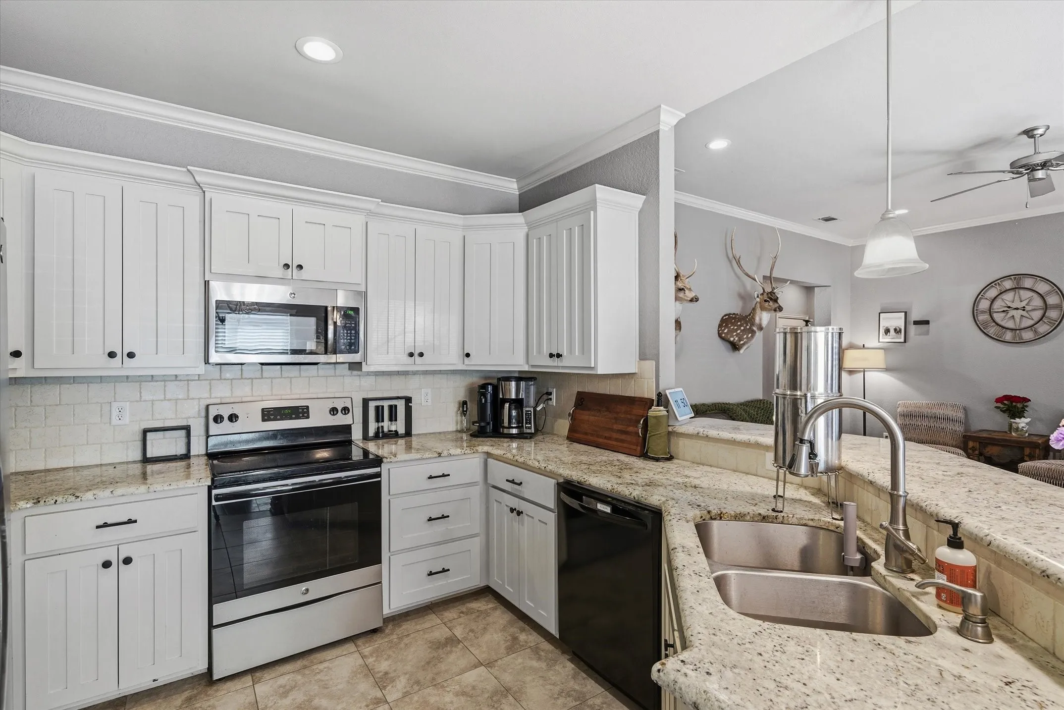 Single Family Residence For Sale in Smith County , 3123 Oak Bend, Tyler, Texas 75707, 4 Bedrooms, 2 Bathrooms, 2 Garage spaces, 1,760 Sqft, built in 2015, Price $320,000, mls#21189989, Real Estate Agent in Tyler, Homes For Sale in Smith county, Homes For Sale in Tyler, Realtor in Tyler Texas, Real Estate Brokerage Independent Realty Texas, Luminita Cordes Realtor