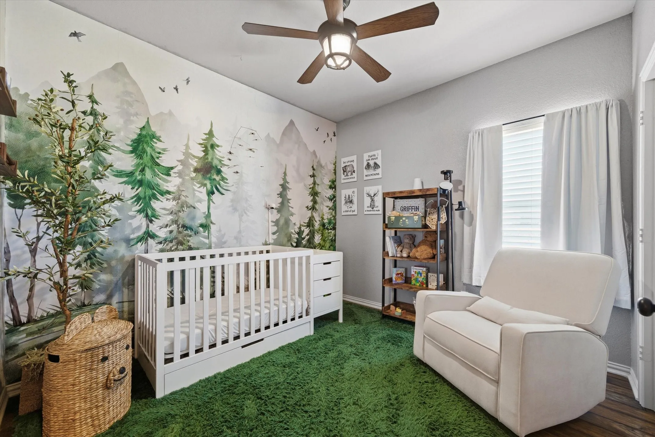 Single Family Residence For Sale in Smith County , 3123 Oak Bend, Tyler, Texas 75707, 4 Bedrooms, 2 Bathrooms, 2 Garage spaces, 1,760 Sqft, built in 2015, Price $320,000, mls#21189989, Real Estate Agent in Tyler, Homes For Sale in Smith county, Homes For Sale in Tyler, Realtor in Tyler Texas, Real Estate Brokerage Independent Realty Texas, Luminita Cordes Realtor