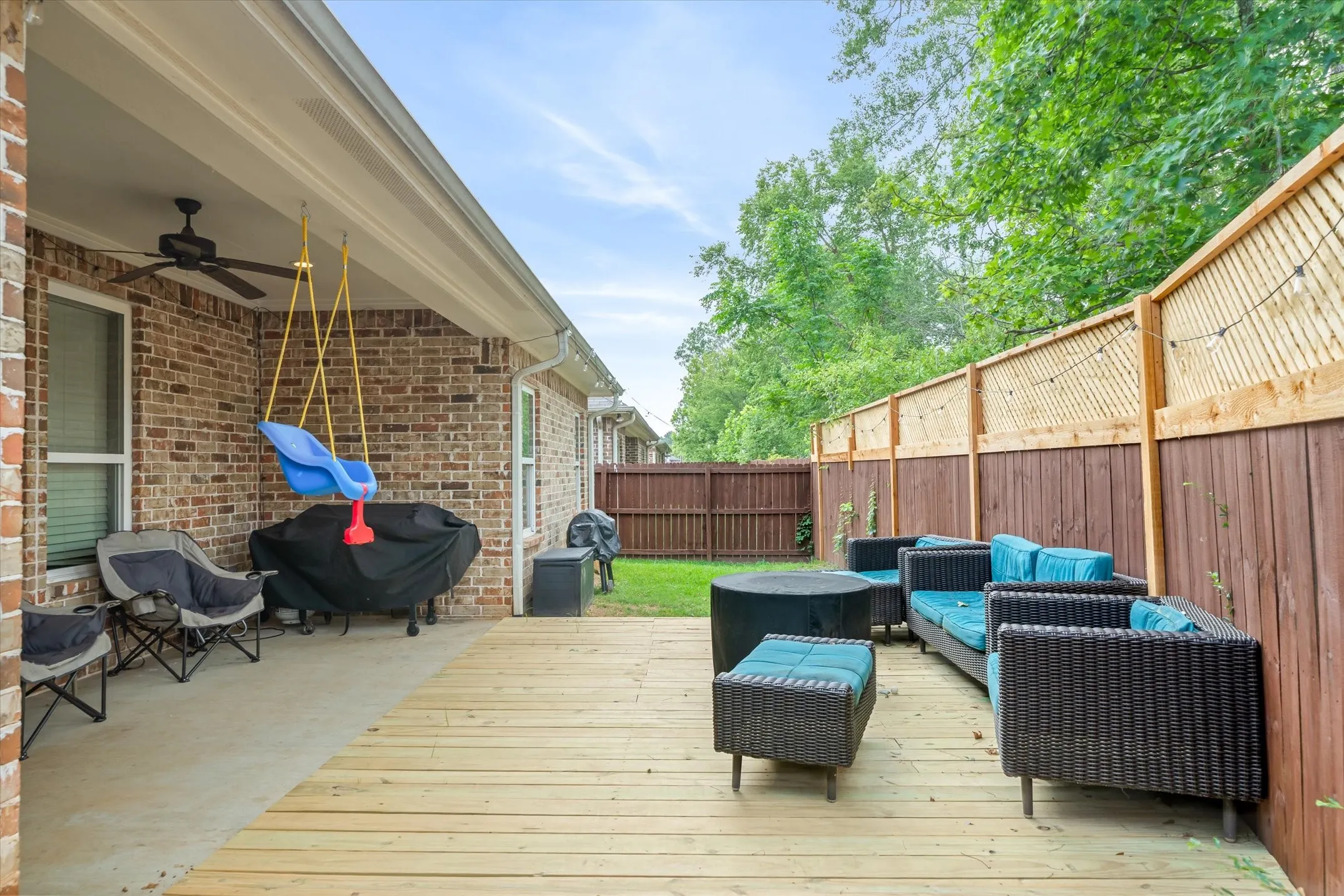 Single Family Residence For Sale in Smith County , 3123 Oak Bend, Tyler, Texas 75707, 4 Bedrooms, 2 Bathrooms, 2 Garage spaces, 1,760 Sqft, built in 2015, Price $320,000, mls#21189989, Real Estate Agent in Tyler, Homes For Sale in Smith county, Homes For Sale in Tyler, Realtor in Tyler Texas, Real Estate Brokerage Independent Realty Texas, Luminita Cordes Realtor