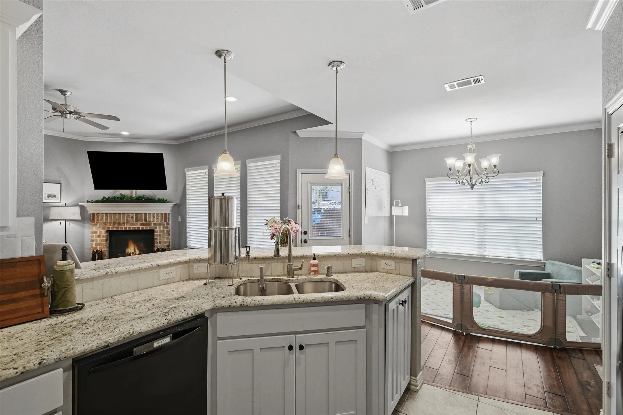 Single Family Residence For Sale in Smith County , 3123 Oak Bend, Tyler, Texas 75707, 4 Bedrooms, 2 Bathrooms, 2 Garage spaces, 1,760 Sqft, built in 2015, Price $320,000, mls#21189989, Real Estate Agent in Tyler, Homes For Sale in Smith county, Homes For Sale in Tyler, Realtor in Tyler Texas, Real Estate Brokerage Independent Realty Texas, Luminita Cordes Realtor