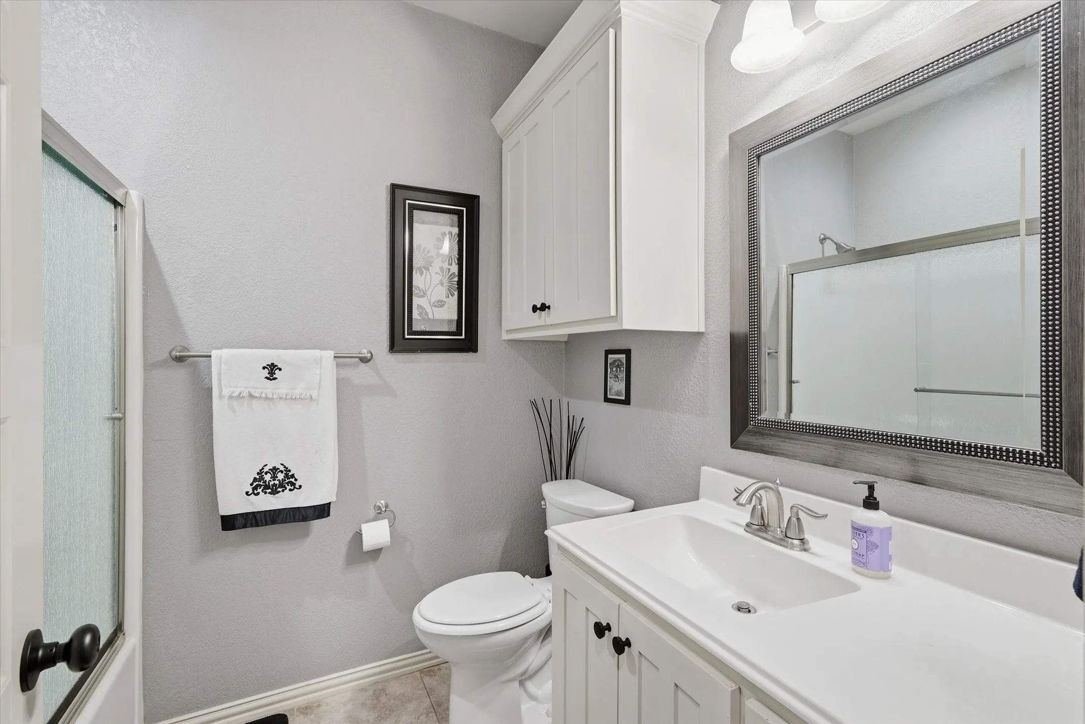 Single Family Residence For Sale in Smith County , 3123 Oak Bend, Tyler, Texas 75707, 4 Bedrooms, 2 Bathrooms, 2 Garage spaces, 1,760 Sqft, built in 2015, Price $320,000, mls#21189989, Real Estate Agent in Tyler, Homes For Sale in Smith county, Homes For Sale in Tyler, Realtor in Tyler Texas, Real Estate Brokerage Independent Realty Texas, Luminita Cordes Realtor