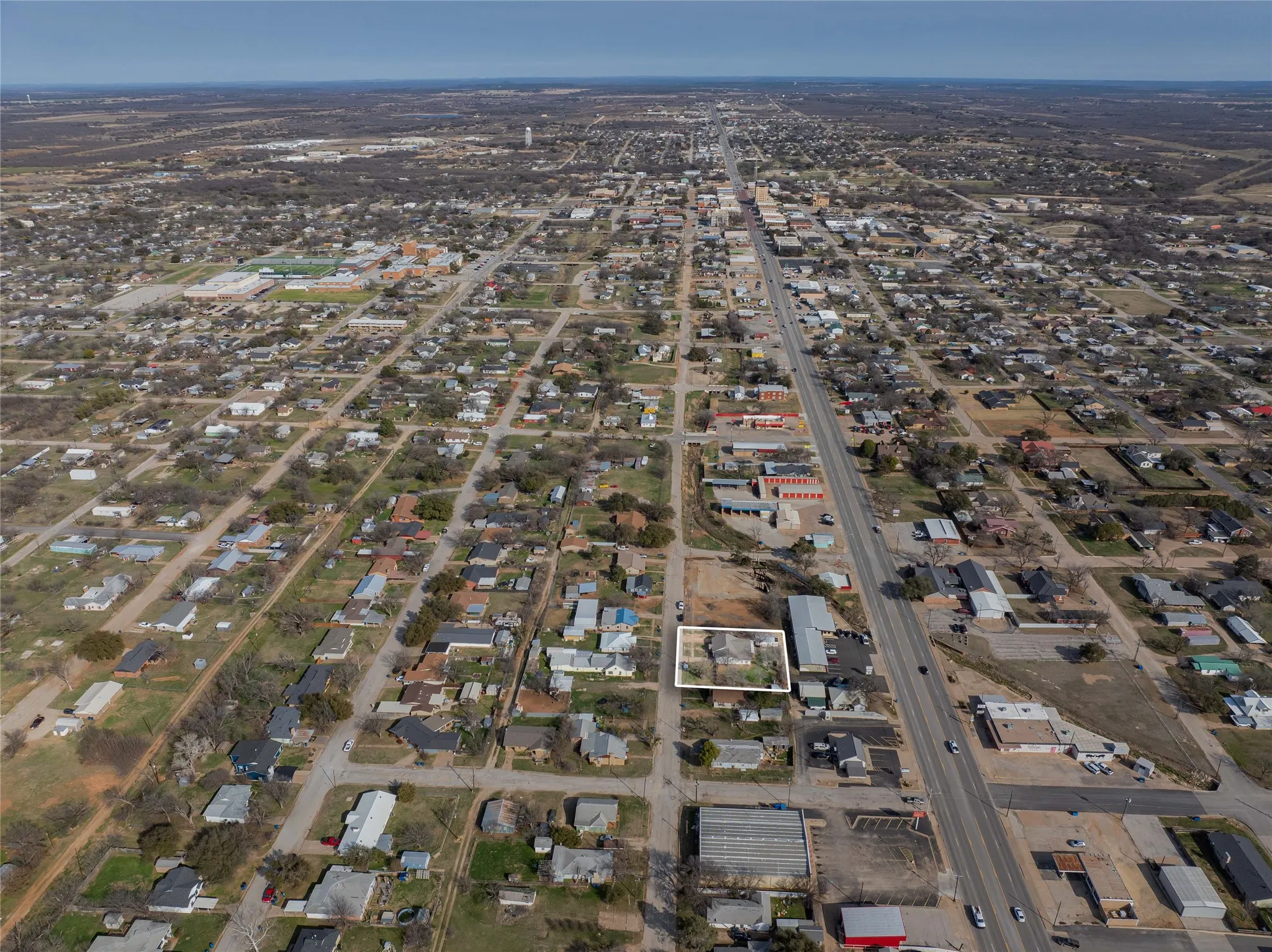 Single Family Residence For Sale in Stephens County , 1109 W Elm Street, Breckenridge, Texas 76424, 3 Bedroom, 1 Bathroom, 1 Garage spaces, 1,936 Sqft, built in 1936, mls#21186444, Real Estate Agent in Breckenridge, Homes For Sale in Stephens county, Homes For Sale in Breckenridge, Realtor in Breckenridge Texas, Real Estate Brokerage Independent Realty Texas, Luminita Cordes Realtor