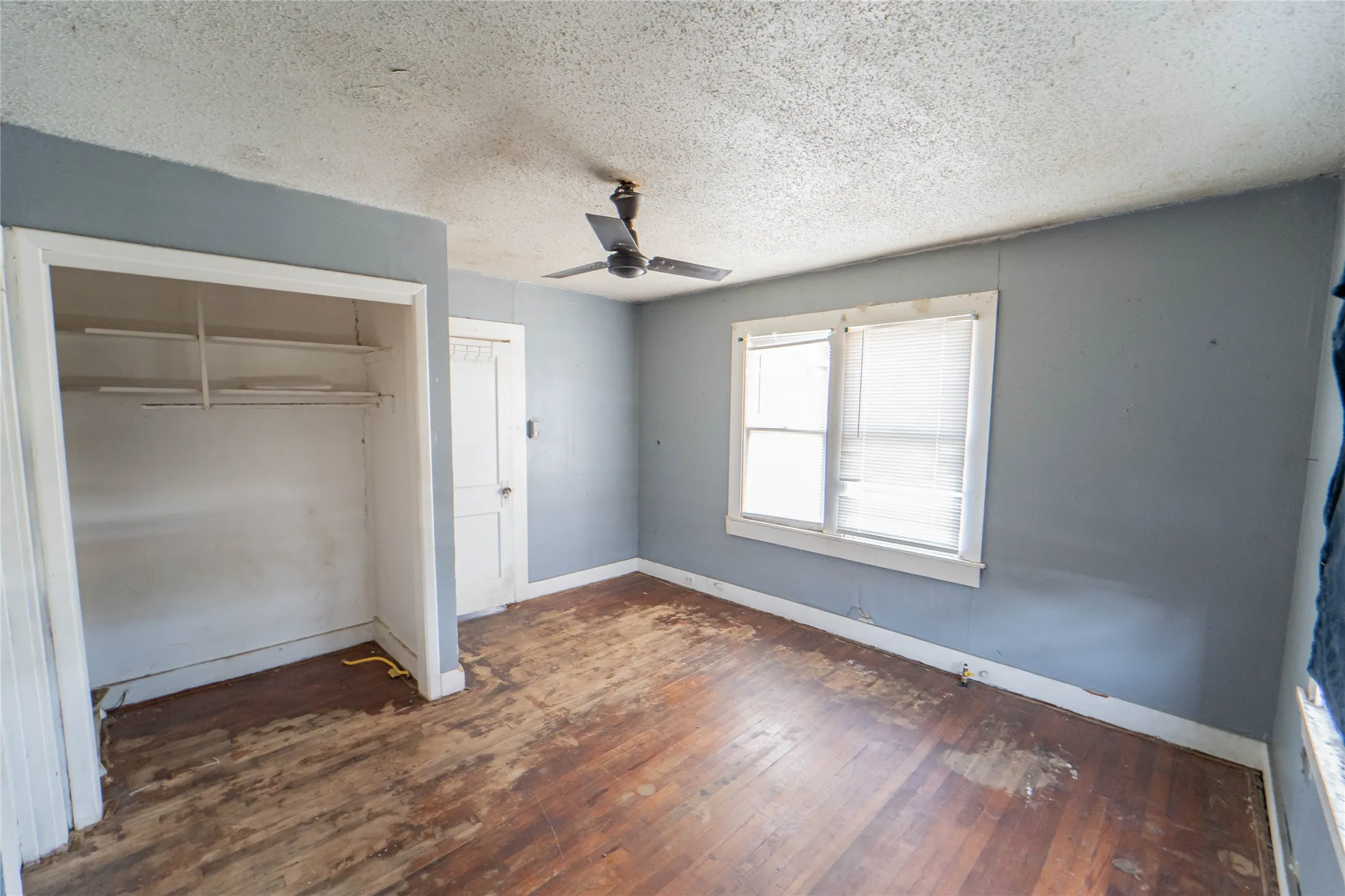 Single Family Residence For Sale in Stephens County , 1109 W Elm Street, Breckenridge, Texas 76424, 3 Bedroom, 1 Bathroom, 1 Garage spaces, 1,936 Sqft, built in 1936, mls#21186444, Real Estate Agent in Breckenridge, Homes For Sale in Stephens county, Homes For Sale in Breckenridge, Realtor in Breckenridge Texas, Real Estate Brokerage Independent Realty Texas, Luminita Cordes Realtor