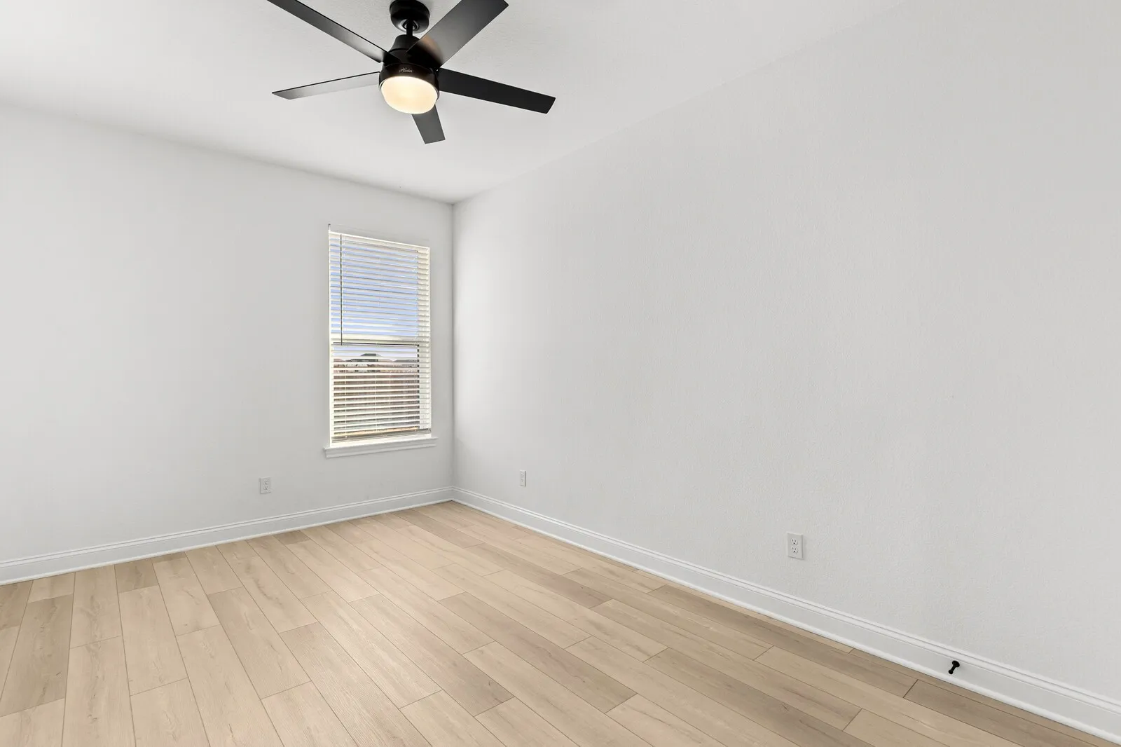 Single Family Residence For Sale in Mc Lennan County , 2217 Slocum Court, Waco, Texas 76655, 4 Bedroom, 3 Bathroom, 2 Garage spaces, 2,085 Sqft, built in 2023, mls#21188915, Real Estate Agent in Waco, Homes For Sale in Mc Lennan county, Homes For Sale in Waco, Realtor in Waco Texas, Real Estate Brokerage Independent Realty Texas, Luminita Cordes Realtor