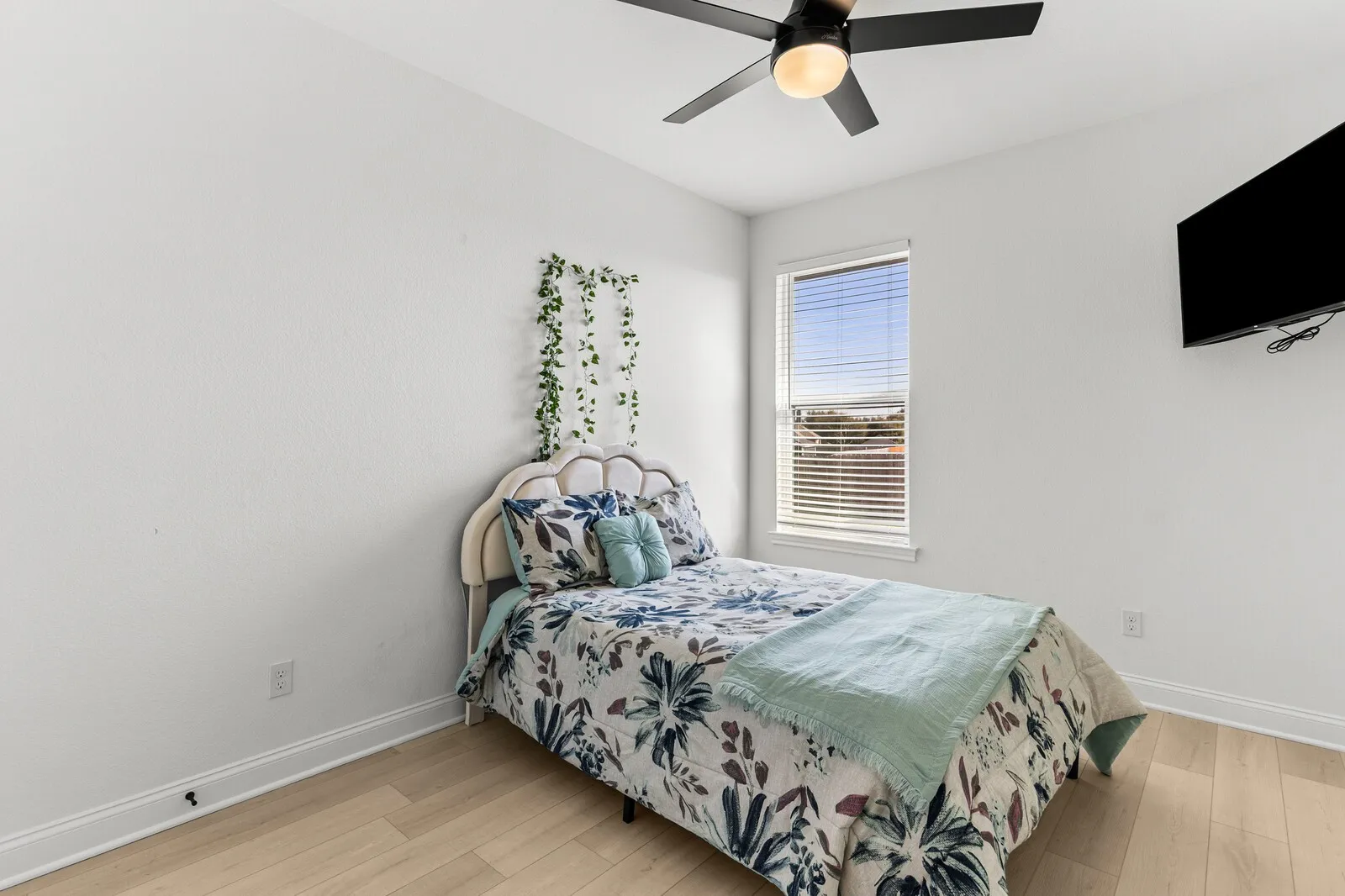 Single Family Residence For Sale in Mc Lennan County , 2217 Slocum Court, Waco, Texas 76655, 4 Bedroom, 3 Bathroom, 2 Garage spaces, 2,085 Sqft, built in 2023, mls#21188915, Real Estate Agent in Waco, Homes For Sale in Mc Lennan county, Homes For Sale in Waco, Realtor in Waco Texas, Real Estate Brokerage Independent Realty Texas, Luminita Cordes Realtor