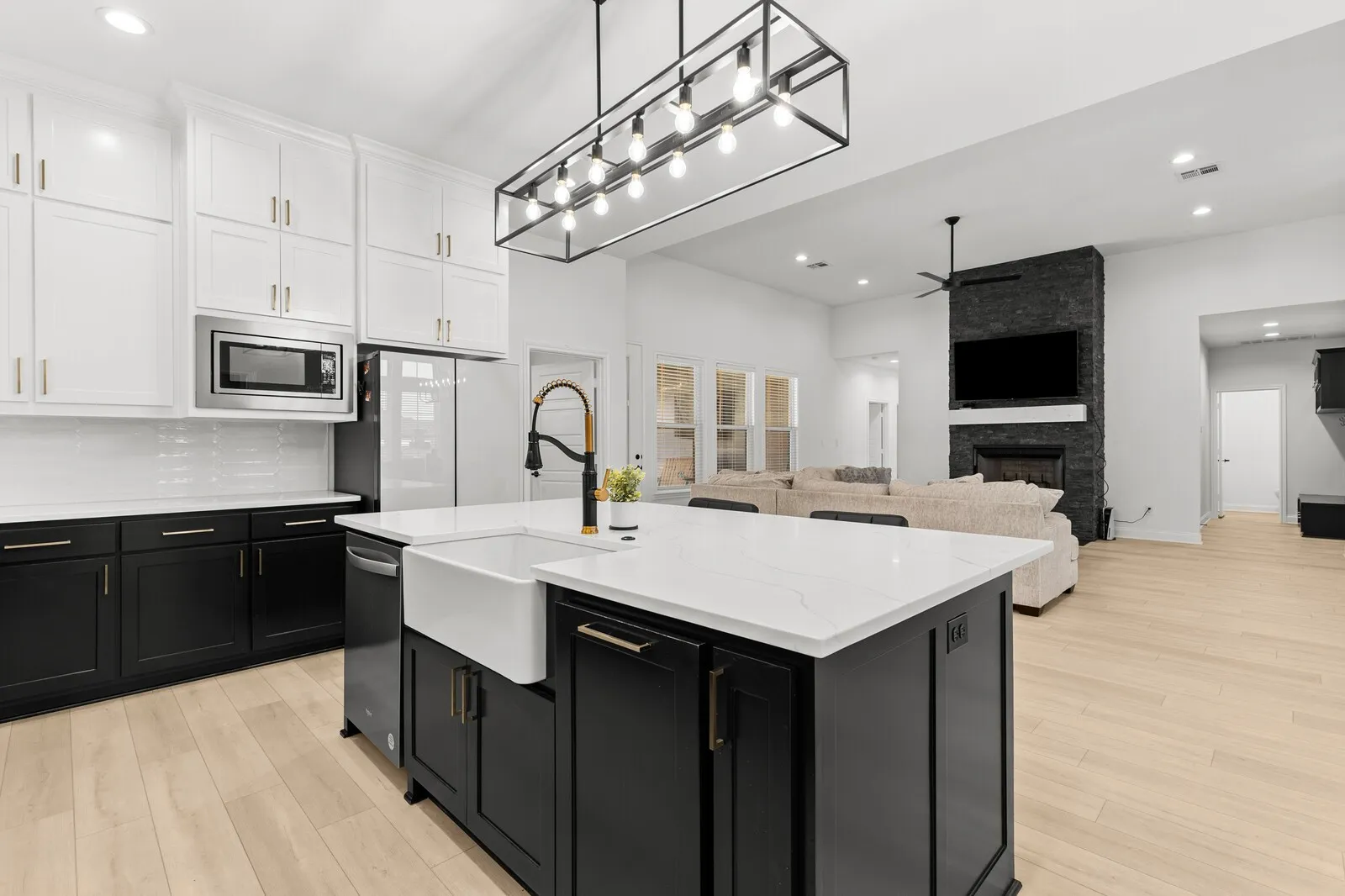 Single Family Residence For Sale in Mc Lennan County , 2217 Slocum Court, Waco, Texas 76655, 4 Bedroom, 3 Bathroom, 2 Garage spaces, 2,085 Sqft, built in 2023, mls#21188915, Real Estate Agent in Waco, Homes For Sale in Mc Lennan county, Homes For Sale in Waco, Realtor in Waco Texas, Real Estate Brokerage Independent Realty Texas, Luminita Cordes Realtor