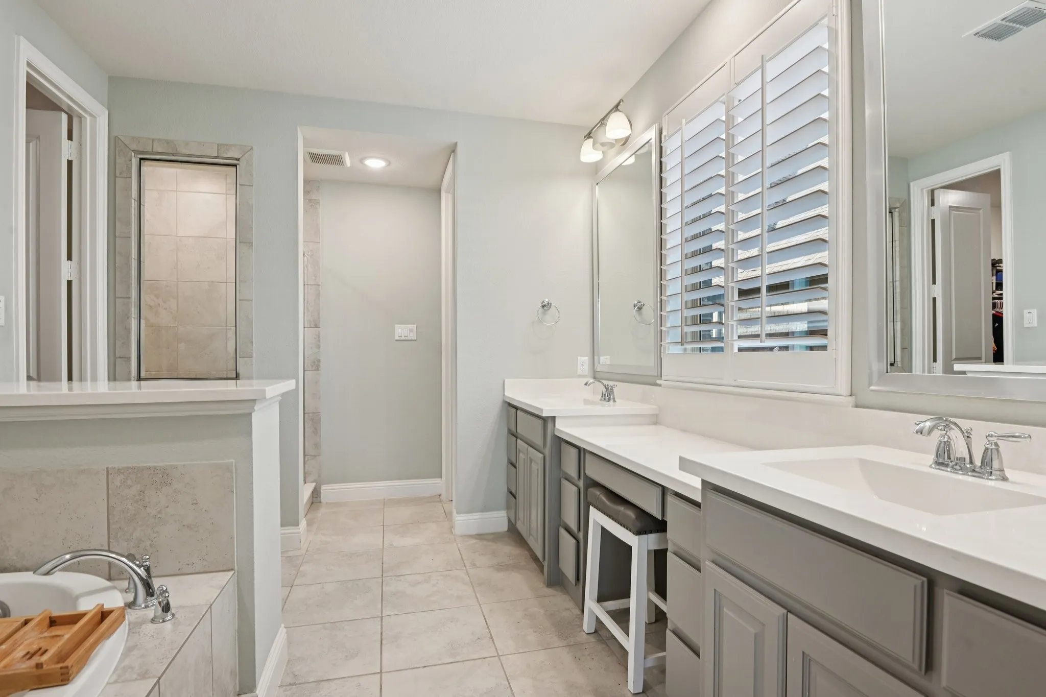 Single Family Residence For Sale in Collin County , 8520 Backwater Bay Cove, Mc Kinney, Texas 75071, 5 Bedroom, 5 Bathroom, 2 Garage spaces, 3,233 Sqft, built in 2018, mls#21184109, Real Estate Agent in Mc Kinney, Homes For Sale in Collin county, Homes For Sale in Mc Kinney, Realtor in Mc Kinney Texas, Real Estate Brokerage Independent Realty Texas, Luminita Cordes Realtor