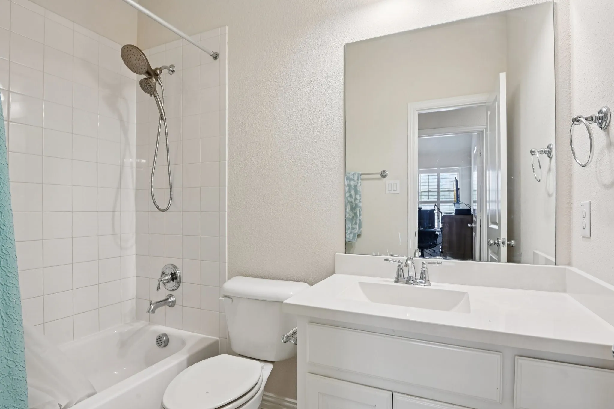 Single Family Residence For Sale in Collin County , 8520 Backwater Bay Cove, Mc Kinney, Texas 75071, 5 Bedroom, 5 Bathroom, 2 Garage spaces, 3,233 Sqft, built in 2018, mls#21184109, Real Estate Agent in Mc Kinney, Homes For Sale in Collin county, Homes For Sale in Mc Kinney, Realtor in Mc Kinney Texas, Real Estate Brokerage Independent Realty Texas, Luminita Cordes Realtor