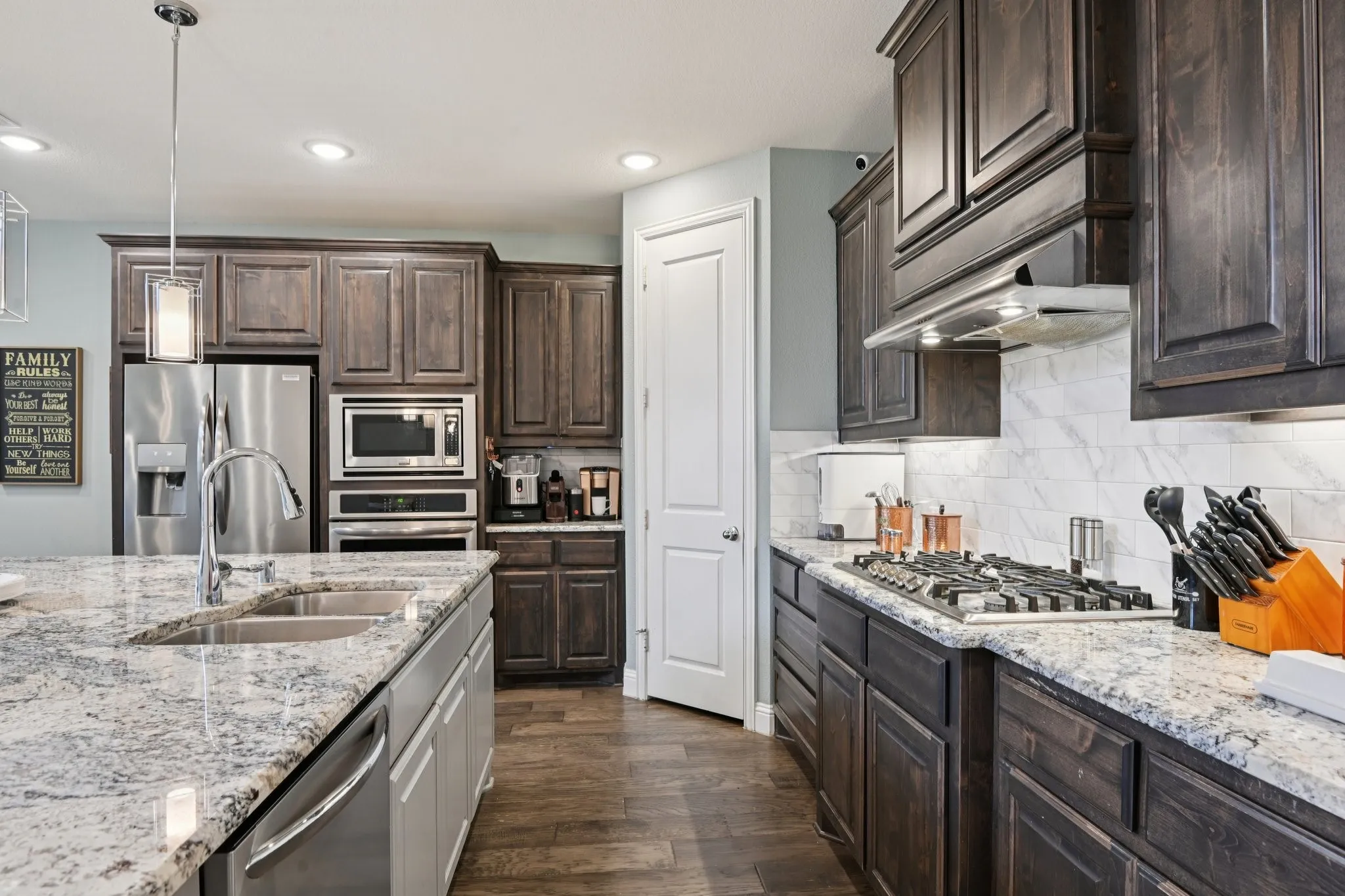 Single Family Residence For Sale in Collin County , 8520 Backwater Bay Cove, Mc Kinney, Texas 75071, 5 Bedroom, 5 Bathroom, 2 Garage spaces, 3,233 Sqft, built in 2018, mls#21184109, Real Estate Agent in Mc Kinney, Homes For Sale in Collin county, Homes For Sale in Mc Kinney, Realtor in Mc Kinney Texas, Real Estate Brokerage Independent Realty Texas, Luminita Cordes Realtor