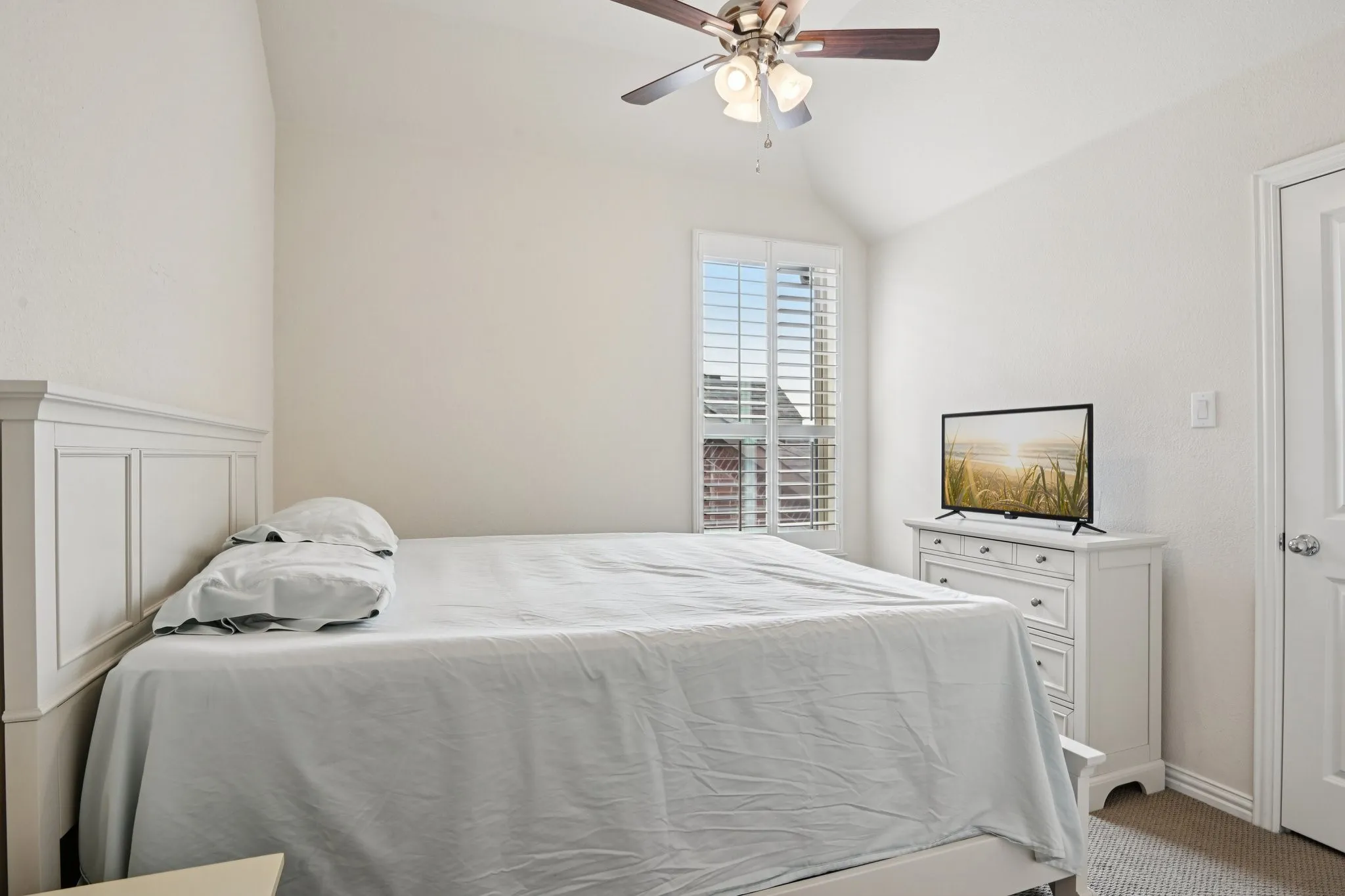 Single Family Residence For Sale in Collin County , 8520 Backwater Bay Cove, Mc Kinney, Texas 75071, 5 Bedroom, 5 Bathroom, 2 Garage spaces, 3,233 Sqft, built in 2018, mls#21184109, Real Estate Agent in Mc Kinney, Homes For Sale in Collin county, Homes For Sale in Mc Kinney, Realtor in Mc Kinney Texas, Real Estate Brokerage Independent Realty Texas, Luminita Cordes Realtor