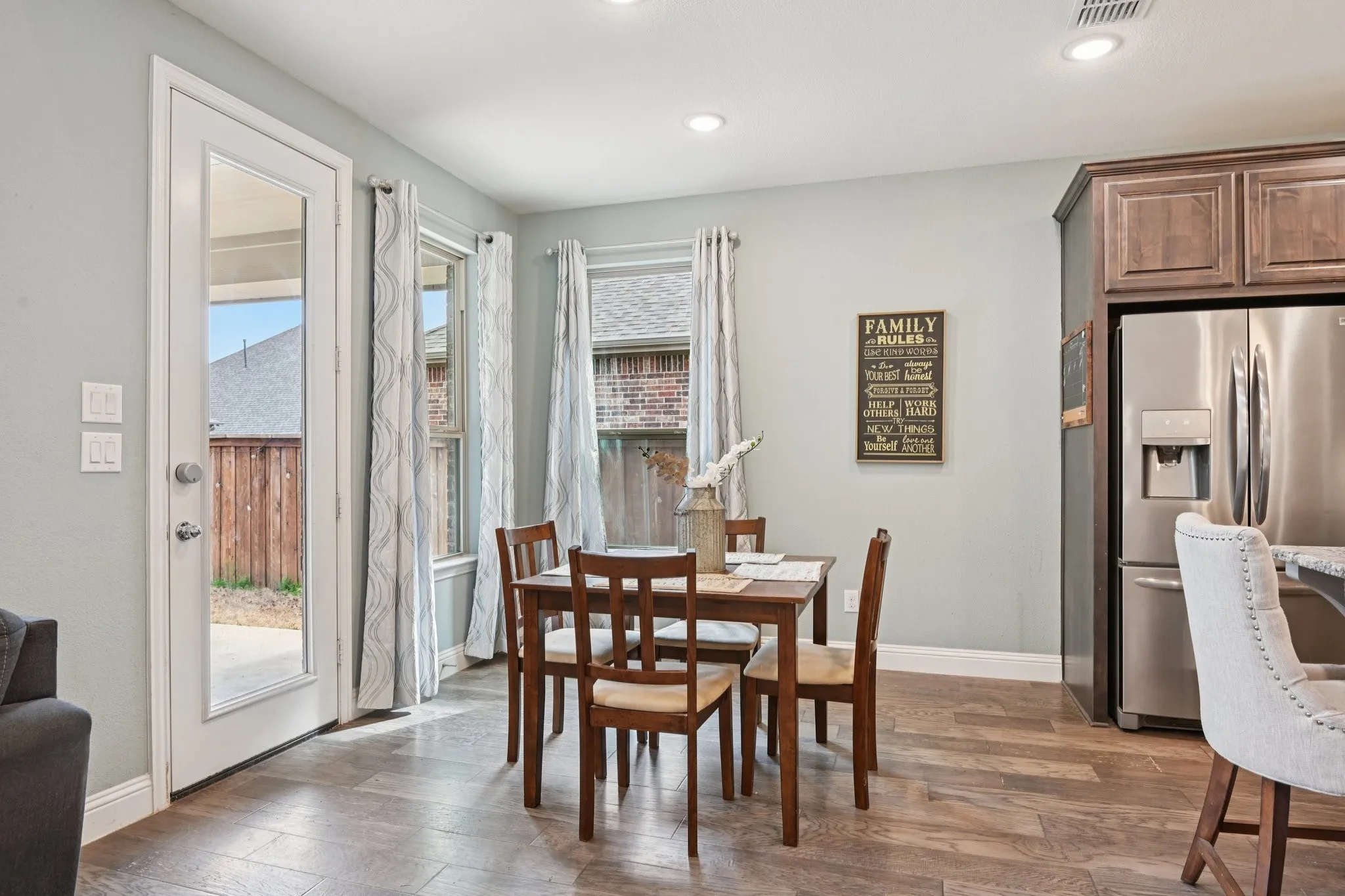 Single Family Residence For Sale in Collin County , 8520 Backwater Bay Cove, Mc Kinney, Texas 75071, 5 Bedroom, 5 Bathroom, 2 Garage spaces, 3,233 Sqft, built in 2018, mls#21184109, Real Estate Agent in Mc Kinney, Homes For Sale in Collin county, Homes For Sale in Mc Kinney, Realtor in Mc Kinney Texas, Real Estate Brokerage Independent Realty Texas, Luminita Cordes Realtor