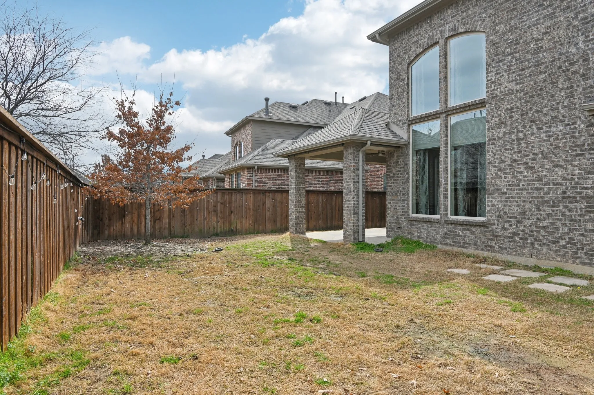 Single Family Residence For Sale in Collin County , 8520 Backwater Bay Cove, Mc Kinney, Texas 75071, 5 Bedroom, 5 Bathroom, 2 Garage spaces, 3,233 Sqft, built in 2018, mls#21184109, Real Estate Agent in Mc Kinney, Homes For Sale in Collin county, Homes For Sale in Mc Kinney, Realtor in Mc Kinney Texas, Real Estate Brokerage Independent Realty Texas, Luminita Cordes Realtor