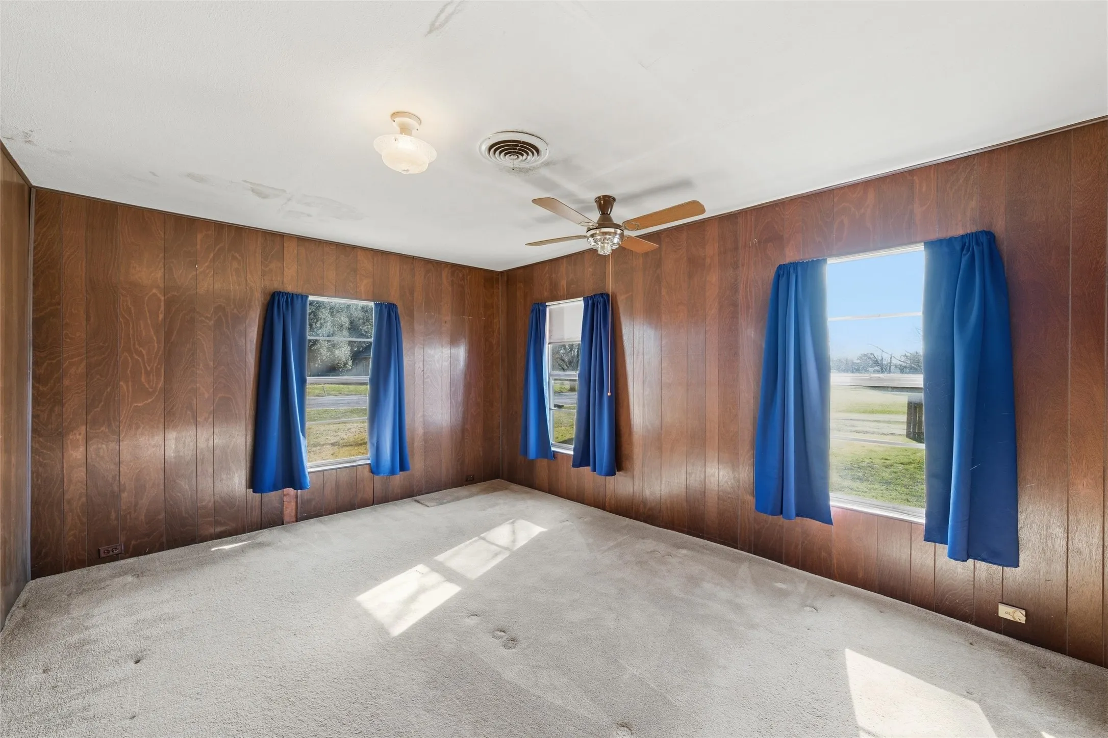 Single Family Residence For Sale in Mc Lennan County , 901 S Old Robinson Road, Robinson, Texas 76706, 4 Bedrooms, 2 Bathrooms, 2 Garage spaces, 1,543 Sqft, built in 1950, Price $369,900, mls#21190161, Real Estate Agent in Robinson, Homes For Sale in Mc Lennan county, Homes For Sale in Robinson, Realtor in Robinson Texas, Real Estate Brokerage Independent Realty Texas, Luminita Cordes Realtor