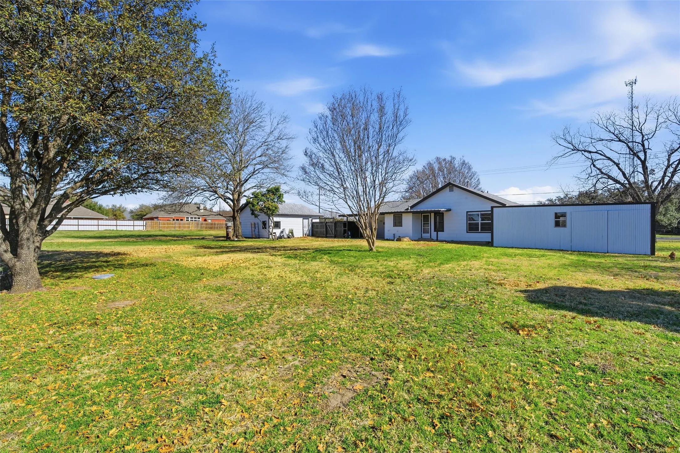Single Family Residence For Sale in Mc Lennan County , 901 S Old Robinson Road, Robinson, Texas 76706, 4 Bedrooms, 2 Bathrooms, 2 Garage spaces, 1,543 Sqft, built in 1950, Price $369,900, mls#21190161, Real Estate Agent in Robinson, Homes For Sale in Mc Lennan county, Homes For Sale in Robinson, Realtor in Robinson Texas, Real Estate Brokerage Independent Realty Texas, Luminita Cordes Realtor