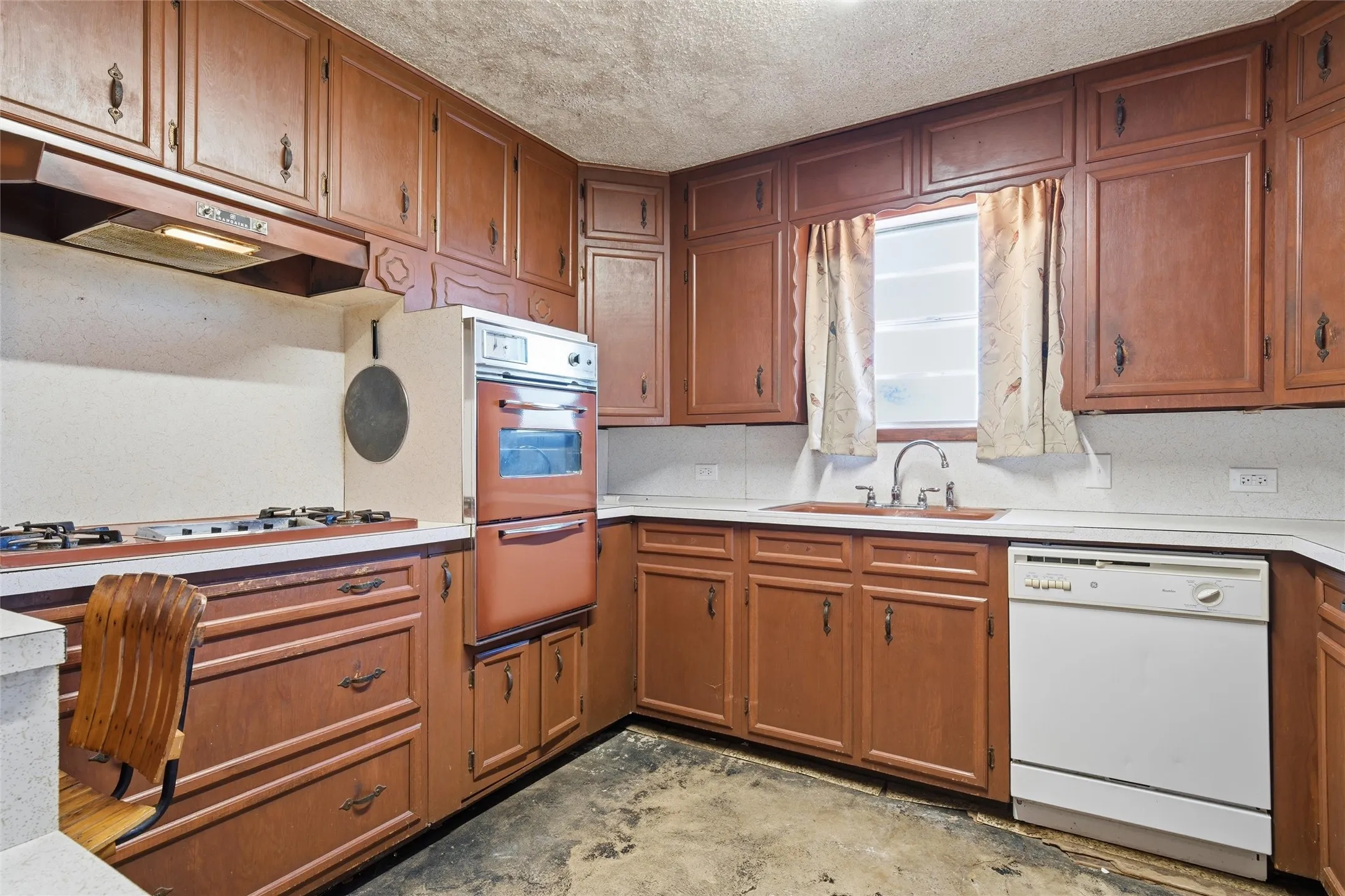 Single Family Residence For Sale in Mc Lennan County , 901 S Old Robinson Road, Robinson, Texas 76706, 4 Bedrooms, 2 Bathrooms, 2 Garage spaces, 1,543 Sqft, built in 1950, Price $369,900, mls#21190161, Real Estate Agent in Robinson, Homes For Sale in Mc Lennan county, Homes For Sale in Robinson, Realtor in Robinson Texas, Real Estate Brokerage Independent Realty Texas, Luminita Cordes Realtor