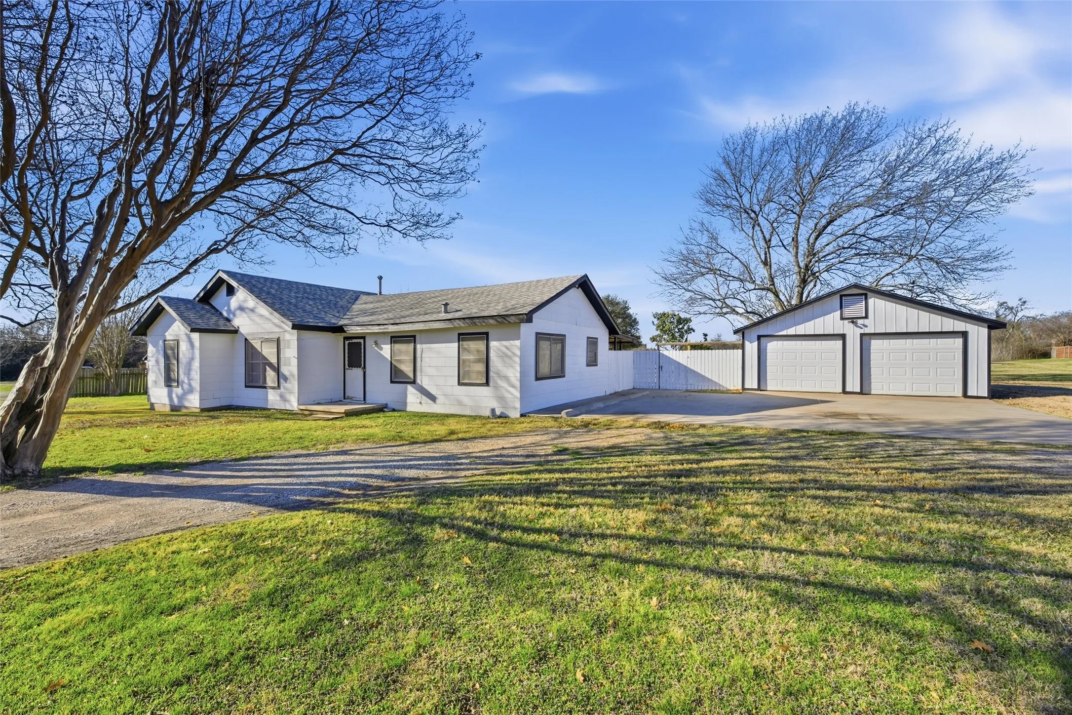 Single Family Residence For Sale in Mc Lennan County , 901 S Old Robinson Road, Robinson, Texas 76706, 4 Bedrooms, 2 Bathrooms, 2 Garage spaces, 1,543 Sqft, built in 1950, Price $369,900, mls#21190161, Real Estate Agent in Robinson, Homes For Sale in Mc Lennan county, Homes For Sale in Robinson, Realtor in Robinson Texas, Real Estate Brokerage Independent Realty Texas, Luminita Cordes Realtor