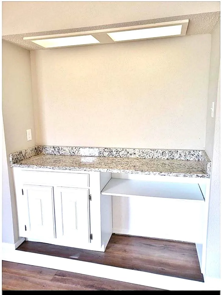 Single Family Residence For Sale in Dallas County , 2752 Meadow Isle Lane, Dallas, Texas 75237, 3 Bedroom, 2 Bathroom, 2 Garage spaces, 1,570 Sqft, built in 1977, Preowned, mls#21190445, Real Estate Agent in Dallas, Homes For Sale in Dallas county, Homes For Sale in Dallas, Realtor in Dallas Texas, Real Estate Brokerage Independent Realty Texas, Luminita Cordes Realtor