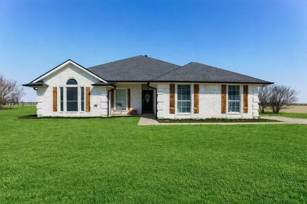 Single Family Residence For Sale in Parker County , 4600 Lone Star Road, Poolville, Texas 76487, 4 Bedroom, 3 Bathroom, 2 Garage spaces, 2,264 Sqft, built in 1998, mls#21186003, Real Estate Agent in Poolville, Homes For Sale in Parker county, Homes For Sale in Poolville, Realtor in Poolville Texas, Real Estate Brokerage Independent Realty Texas, Luminita Cordes Realtor