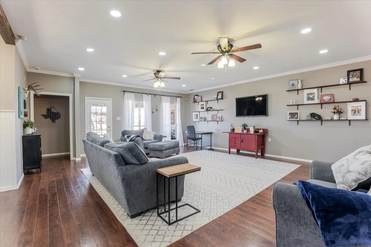 Single Family Residence For Sale in Parker County , 4600 Lone Star Road, Poolville, Texas 76487, 4 Bedroom, 3 Bathroom, 2 Garage spaces, 2,264 Sqft, built in 1998, mls#21186003, Real Estate Agent in Poolville, Homes For Sale in Parker county, Homes For Sale in Poolville, Realtor in Poolville Texas, Real Estate Brokerage Independent Realty Texas, Luminita Cordes Realtor