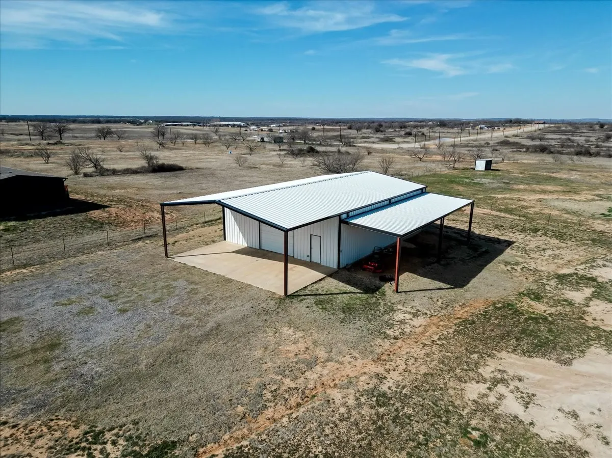 Single Family Residence For Sale in Parker County , 4600 Lone Star Road, Poolville, Texas 76487, 4 Bedroom, 3 Bathroom, 2 Garage spaces, 2,264 Sqft, built in 1998, mls#21186003, Real Estate Agent in Poolville, Homes For Sale in Parker county, Homes For Sale in Poolville, Realtor in Poolville Texas, Real Estate Brokerage Independent Realty Texas, Luminita Cordes Realtor