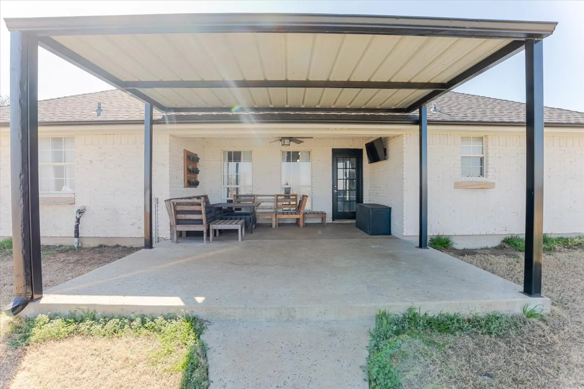 Single Family Residence For Sale in Parker County , 4600 Lone Star Road, Poolville, Texas 76487, 4 Bedroom, 3 Bathroom, 2 Garage spaces, 2,264 Sqft, built in 1998, mls#21186003, Real Estate Agent in Poolville, Homes For Sale in Parker county, Homes For Sale in Poolville, Realtor in Poolville Texas, Real Estate Brokerage Independent Realty Texas, Luminita Cordes Realtor