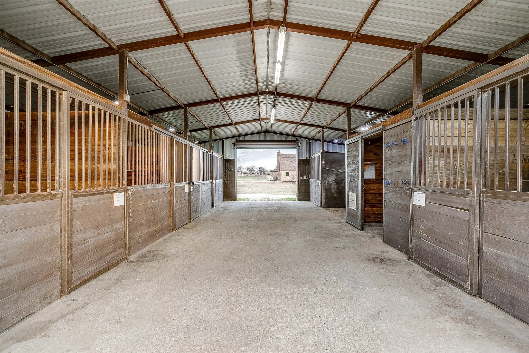 Farm For Sale in Parker County , 2220 Lazy Bend Road, Millsap, Texas 76066, 3 Bedroom, 3 Bathroom, 2 Garage spaces, 1,932 Sqft, built in 2009, mls#21184839, Real Estate Agent in Millsap, Homes For Sale in Parker county, Homes For Sale in Millsap, Realtor in Millsap Texas, Real Estate Brokerage Independent Realty Texas, Luminita Cordes Realtor
