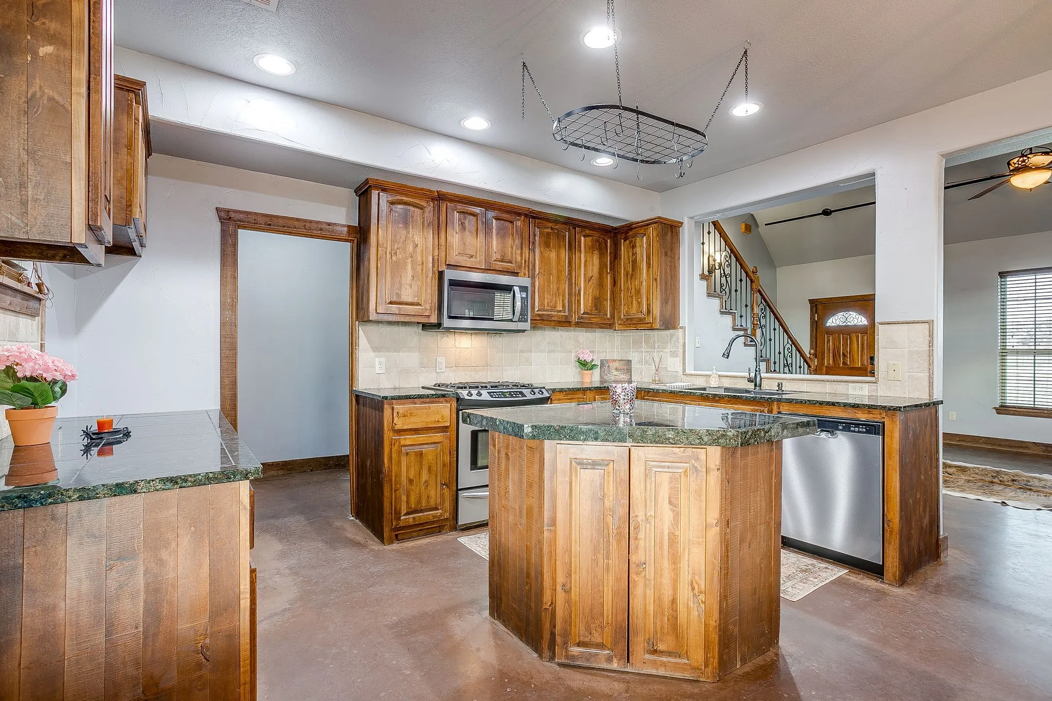 Farm For Sale in Parker County , 2220 Lazy Bend Road, Millsap, Texas 76066, 3 Bedroom, 3 Bathroom, 2 Garage spaces, 1,932 Sqft, built in 2009, mls#21184839, Real Estate Agent in Millsap, Homes For Sale in Parker county, Homes For Sale in Millsap, Realtor in Millsap Texas, Real Estate Brokerage Independent Realty Texas, Luminita Cordes Realtor