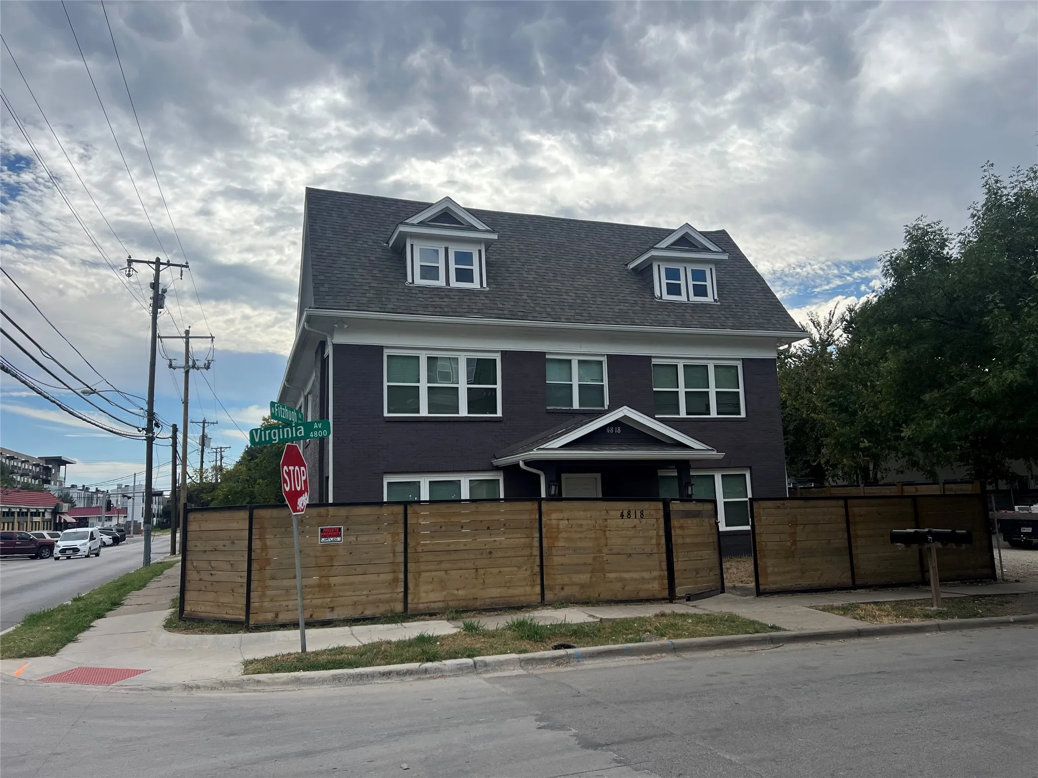 Single Family Residence For Sale in Dallas County , 4818 Virginia Avenue, Dallas, Texas 75204, 12 Bedroom, 17 Bathroom, Garage spaces, 4,640 Sqft, built in 1910, mls#21190493, Real Estate Agent in Dallas, Homes For Sale in Dallas county, Homes For Sale in Dallas, Realtor in Dallas Texas, Real Estate Brokerage Independent Realty Texas, Luminita Cordes Realtor