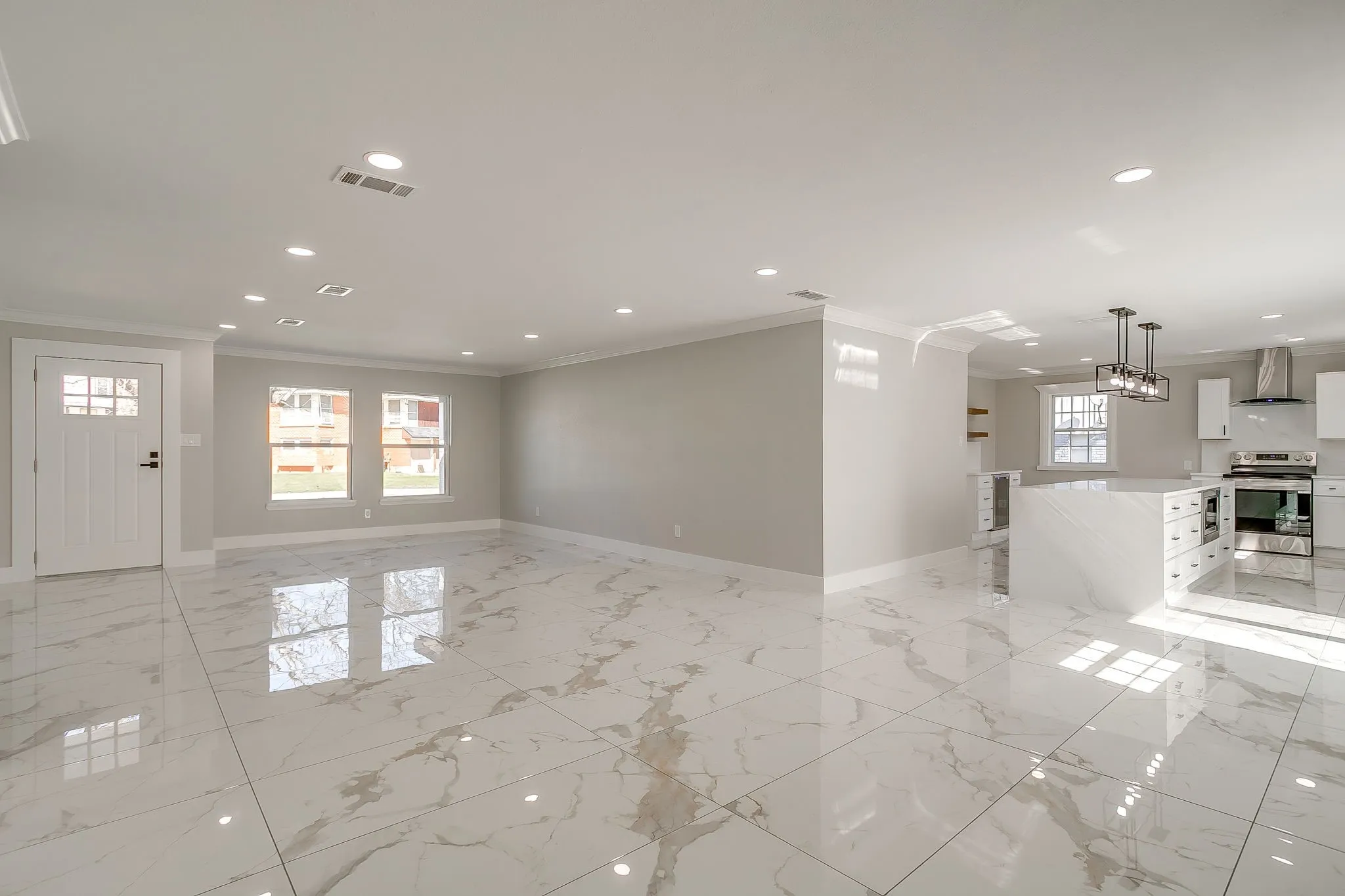 Single Family Residence For Sale in Tarrant County , 2512 Glen Garden Avenue, Fort Worth, Texas 76119, 3 Bedrooms, 2 Bathrooms, 2 Garage spaces, 1,748 Sqft, built in 1964, Preowned, Price $310,000, mls#21190419, Real Estate Agent in Fort Worth, Homes For Sale in Tarrant county, Homes For Sale in Fort Worth, Realtor in Fort Worth Texas, Real Estate Brokerage Independent Realty Texas, Luminita Cordes Realtor
