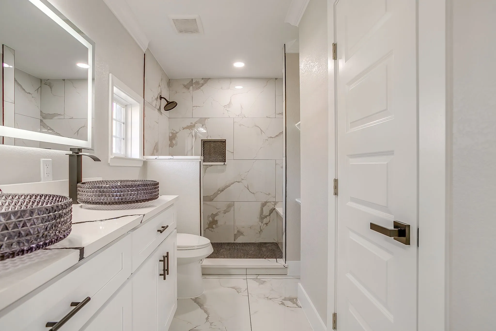 Single Family Residence For Sale in Tarrant County , 2512 Glen Garden Avenue, Fort Worth, Texas 76119, 3 Bedrooms, 2 Bathrooms, 2 Garage spaces, 1,748 Sqft, built in 1964, Preowned, Price $310,000, mls#21190419, Real Estate Agent in Fort Worth, Homes For Sale in Tarrant county, Homes For Sale in Fort Worth, Realtor in Fort Worth Texas, Real Estate Brokerage Independent Realty Texas, Luminita Cordes Realtor