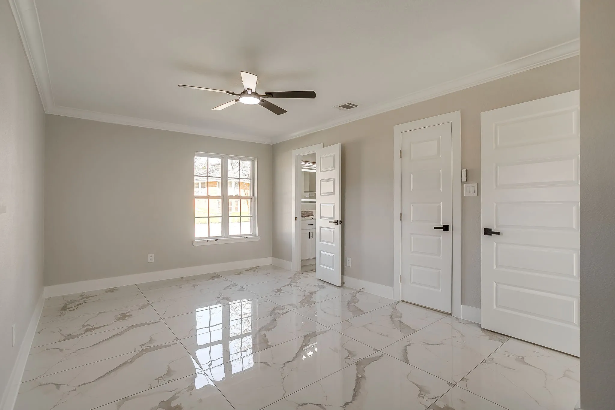 Single Family Residence For Sale in Tarrant County , 2512 Glen Garden Avenue, Fort Worth, Texas 76119, 3 Bedrooms, 2 Bathrooms, 2 Garage spaces, 1,748 Sqft, built in 1964, Preowned, Price $310,000, mls#21190419, Real Estate Agent in Fort Worth, Homes For Sale in Tarrant county, Homes For Sale in Fort Worth, Realtor in Fort Worth Texas, Real Estate Brokerage Independent Realty Texas, Luminita Cordes Realtor