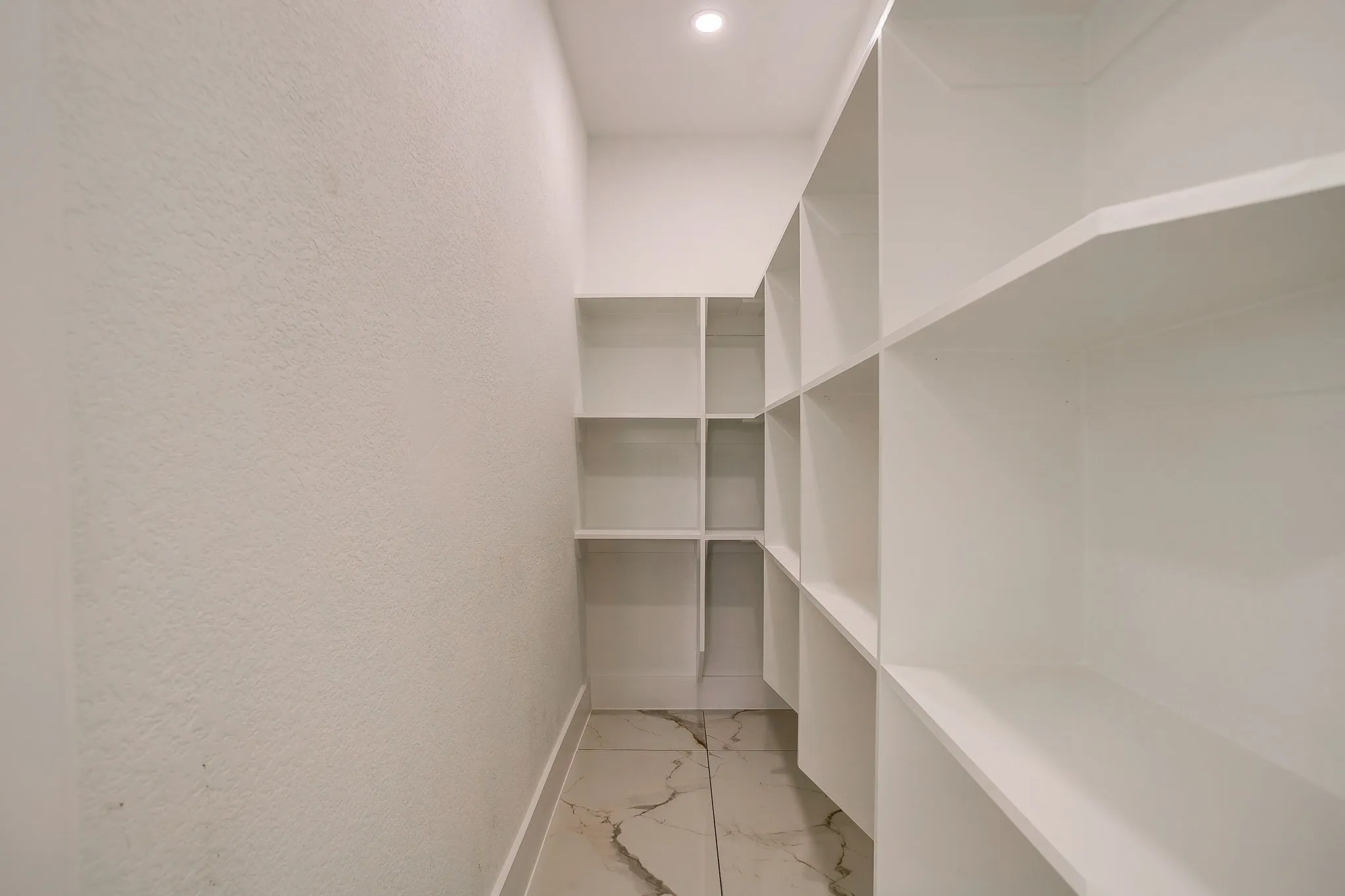 Single Family Residence For Sale in Tarrant County , 2512 Glen Garden Avenue, Fort Worth, Texas 76119, 3 Bedrooms, 2 Bathrooms, 2 Garage spaces, 1,748 Sqft, built in 1964, Preowned, Price $310,000, mls#21190419, Real Estate Agent in Fort Worth, Homes For Sale in Tarrant county, Homes For Sale in Fort Worth, Realtor in Fort Worth Texas, Real Estate Brokerage Independent Realty Texas, Luminita Cordes Realtor