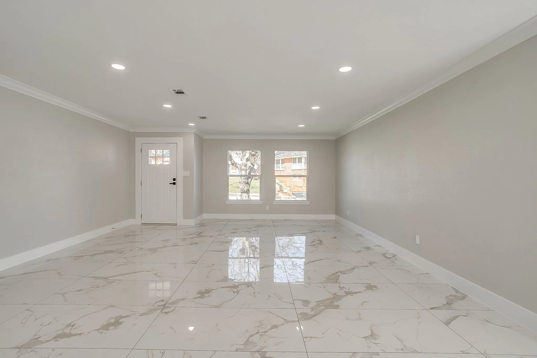 Single Family Residence For Sale in Tarrant County , 2512 Glen Garden Avenue, Fort Worth, Texas 76119, 3 Bedrooms, 2 Bathrooms, 2 Garage spaces, 1,748 Sqft, built in 1964, Preowned, Price $310,000, mls#21190419, Real Estate Agent in Fort Worth, Homes For Sale in Tarrant county, Homes For Sale in Fort Worth, Realtor in Fort Worth Texas, Real Estate Brokerage Independent Realty Texas, Luminita Cordes Realtor