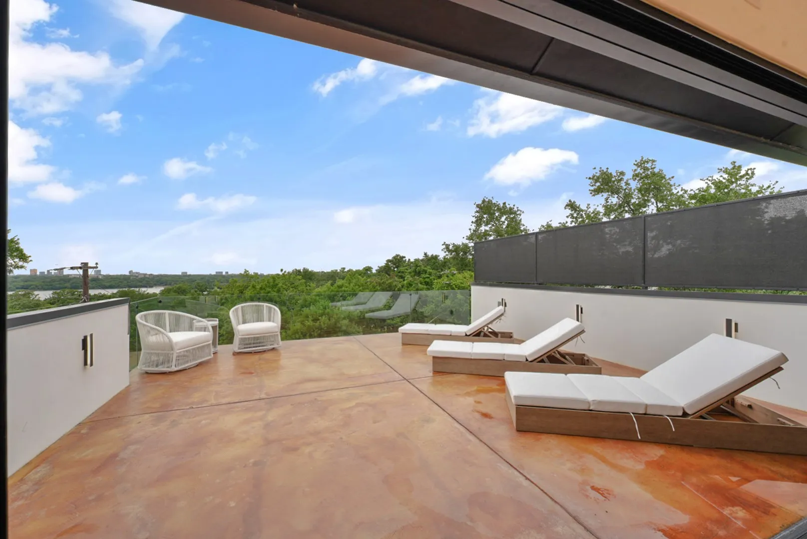 Terrace views stretching over White Rock Lake Park