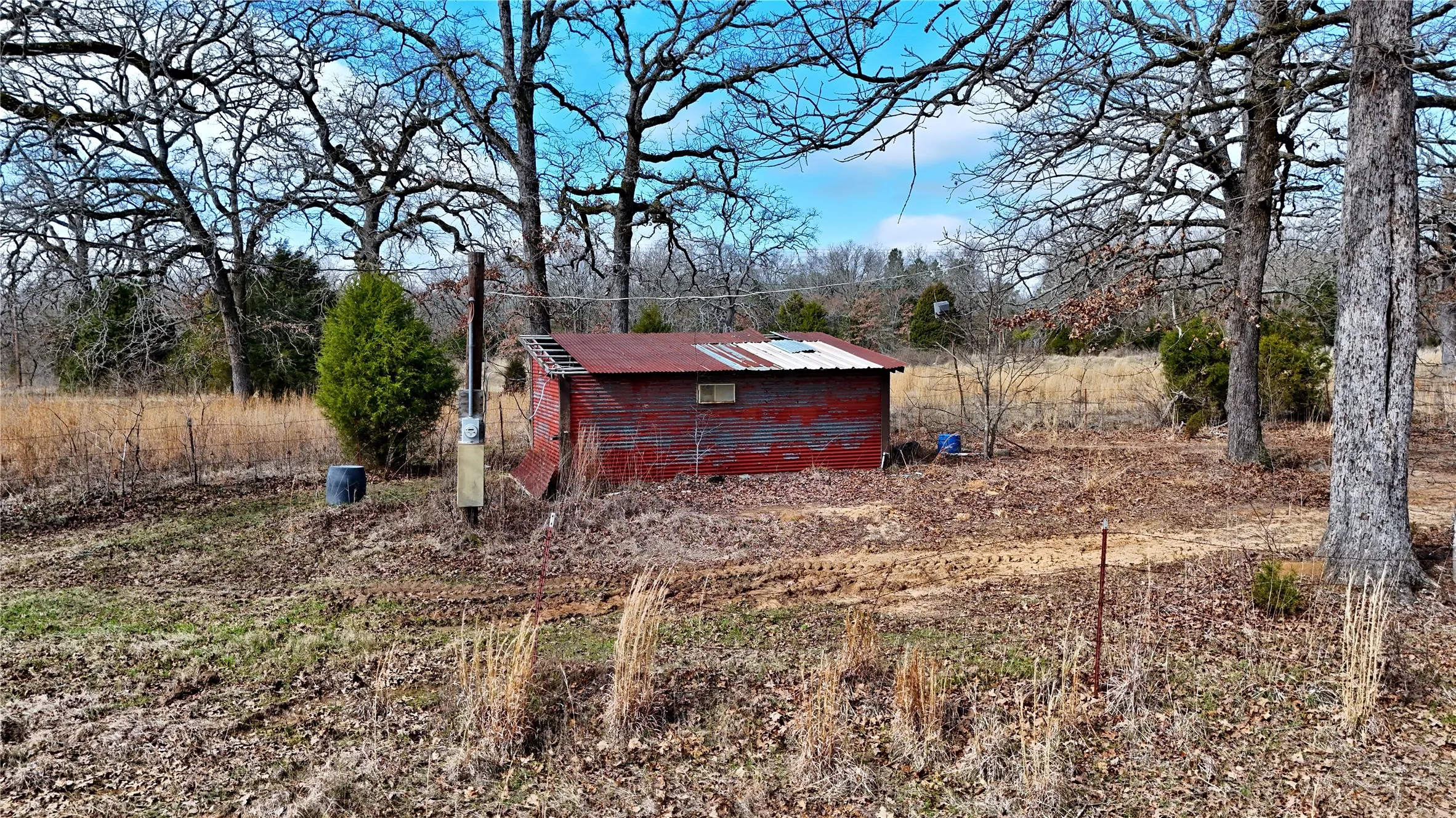 Single Family Residence For Sale in Henderson County , 6681 FM 3054, Malakoff, Texas 75148, 3 Bedroom, 2 Bathroom, Garage spaces, 1,670 Sqft, built in 1975, Preowned, mls#21190622, Real Estate Agent in Malakoff, Homes For Sale in Henderson county, Homes For Sale in Malakoff, Realtor in Malakoff Texas, Real Estate Brokerage Independent Realty Texas, Luminita Cordes Realtor