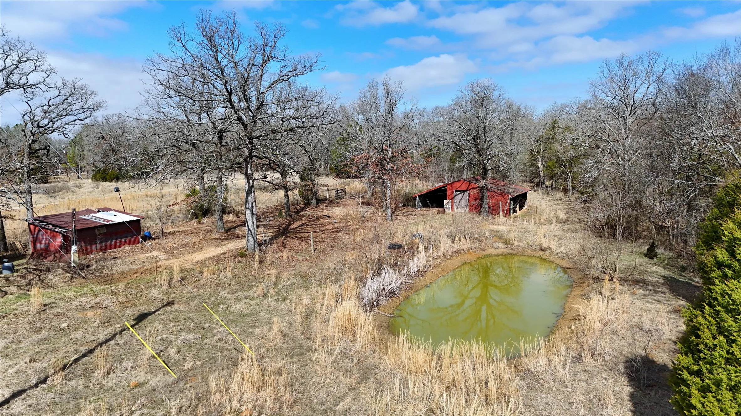 Single Family Residence For Sale in Henderson County , 6681 FM 3054, Malakoff, Texas 75148, 3 Bedroom, 2 Bathroom, Garage spaces, 1,670 Sqft, built in 1975, Preowned, mls#21190622, Real Estate Agent in Malakoff, Homes For Sale in Henderson county, Homes For Sale in Malakoff, Realtor in Malakoff Texas, Real Estate Brokerage Independent Realty Texas, Luminita Cordes Realtor