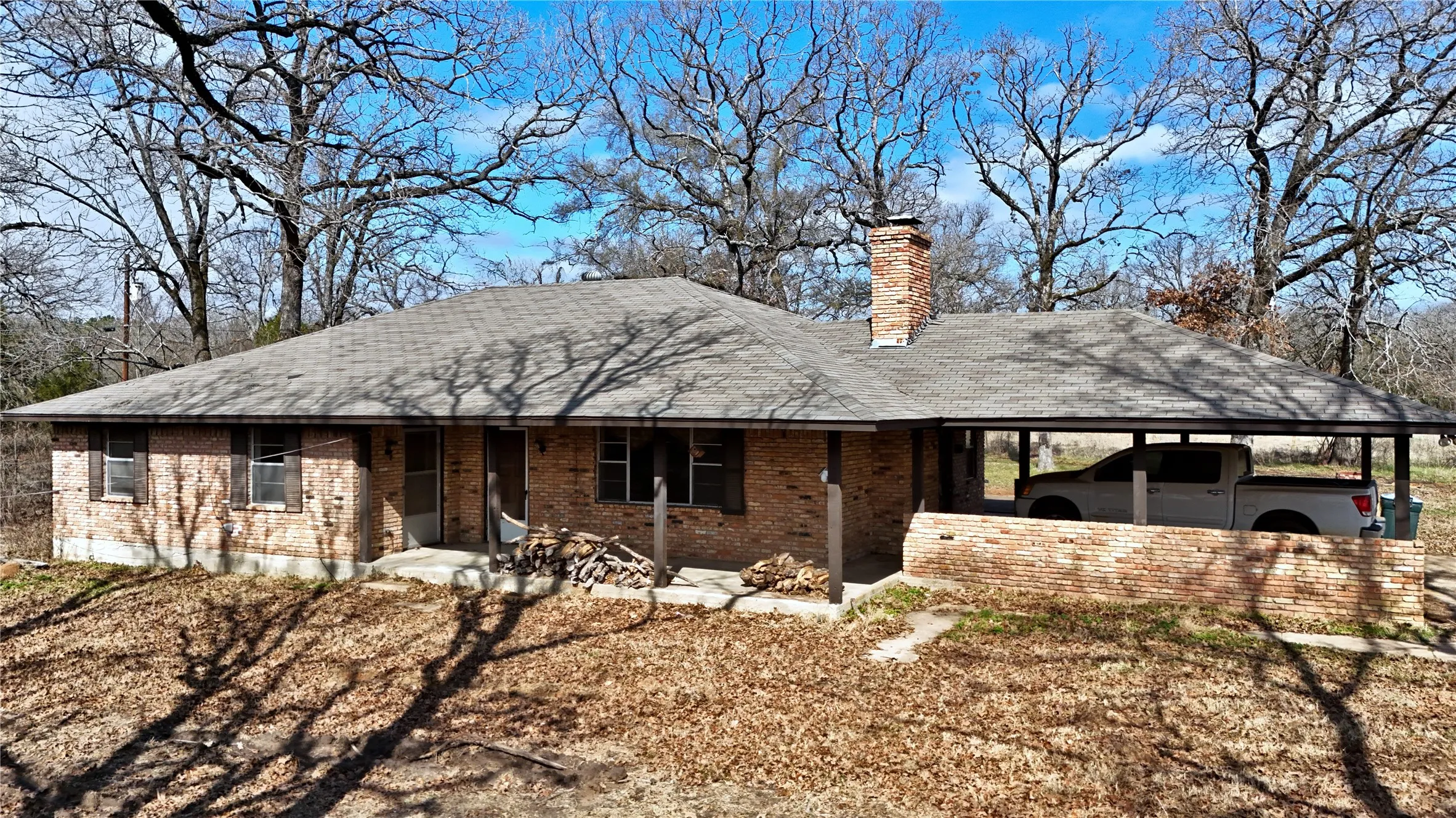 Single Family Residence For Sale in Henderson County , 6681 FM 3054, Malakoff, Texas 75148, 3 Bedroom, 2 Bathroom, Garage spaces, 1,670 Sqft, built in 1975, Preowned, mls#21190622, Real Estate Agent in Malakoff, Homes For Sale in Henderson county, Homes For Sale in Malakoff, Realtor in Malakoff Texas, Real Estate Brokerage Independent Realty Texas, Luminita Cordes Realtor